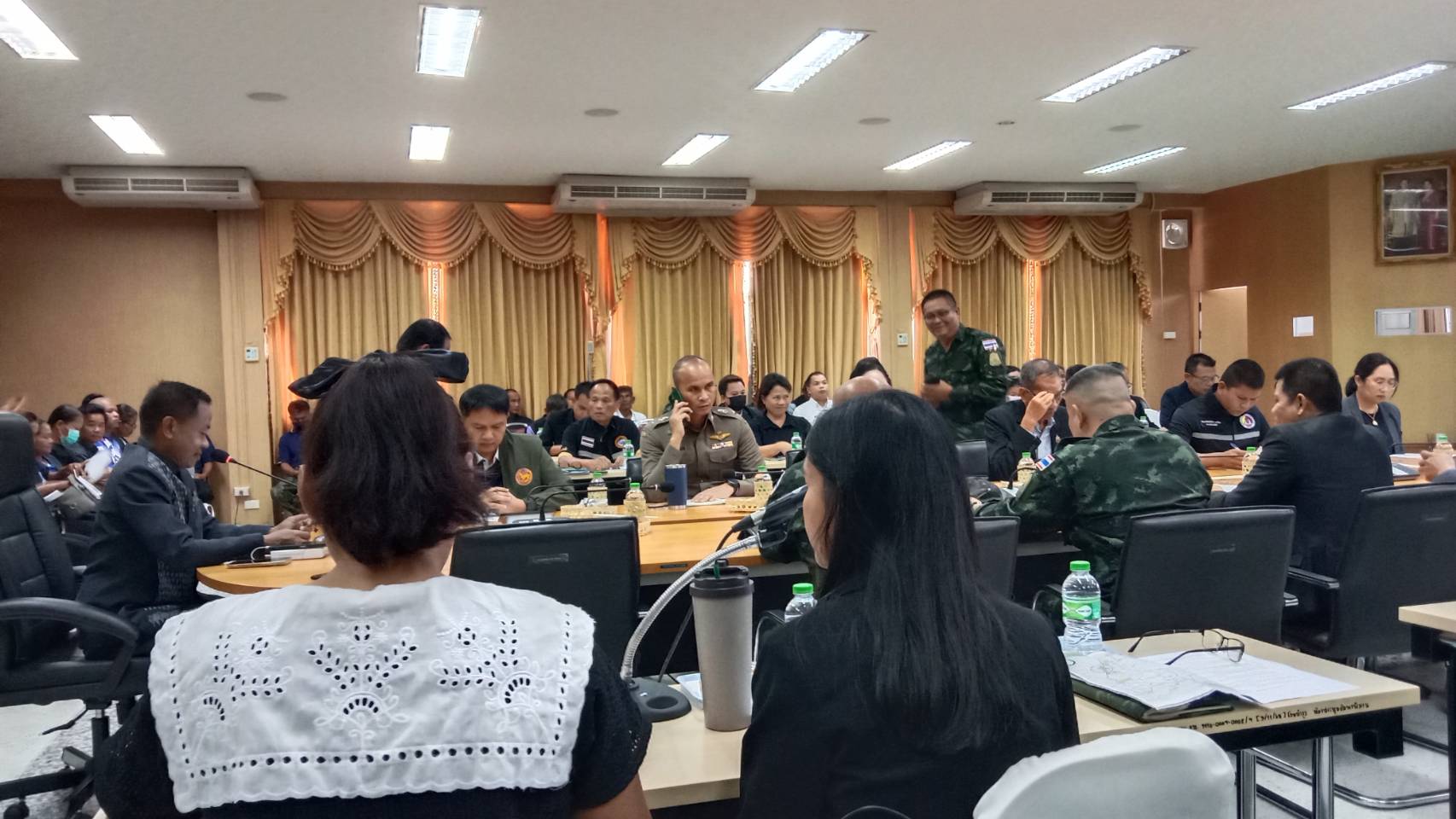 ประชุมเตรียมความพร้อมและซักซ้อมตามแผนการพิทักษ์พื้นที่ส่วนหลัง อำเภอกาบเชิง จังหวัดสุรินทร์..คลิก