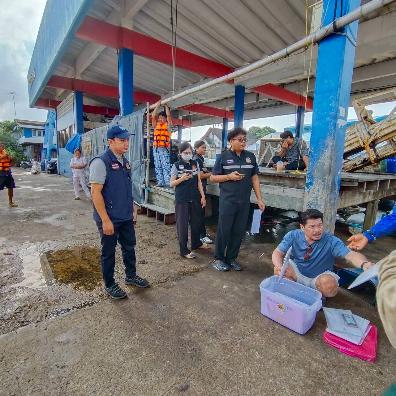 ตรวจเรือประมงในจังหวัดจันทบุรี