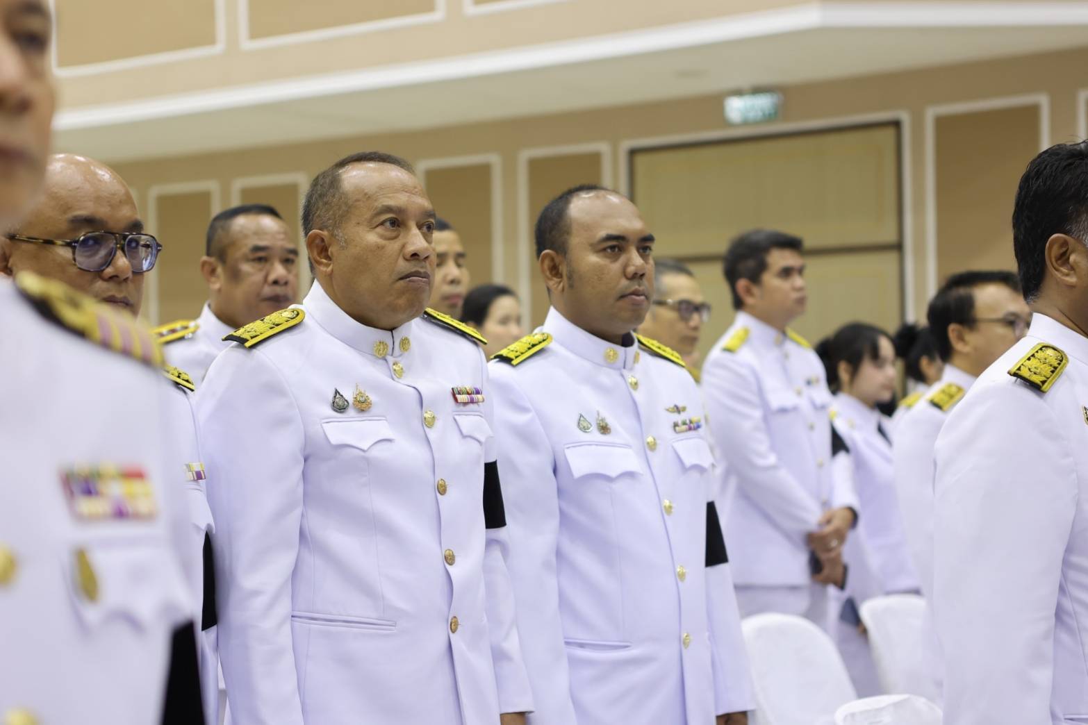  เข้าร่วมพิธีวางพานพุ่มดอกไม้ถวายราชสักการะ เนื่องใน 