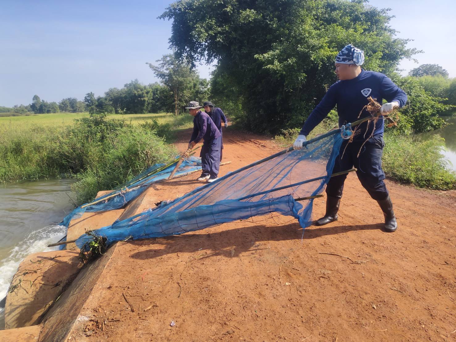 ศูนย์ป้องกันและปราบปรามประมงน้ำจืดนครราชสีมา ออกปฏิบัติงานควบคุมเฝ้าระวังการทำการประมงผิดกฏหมาย ในพื้นที่ ตำบลสารภี อำเภอหนองบุญมาก จังหวัดนครราชสีมา..คลิก