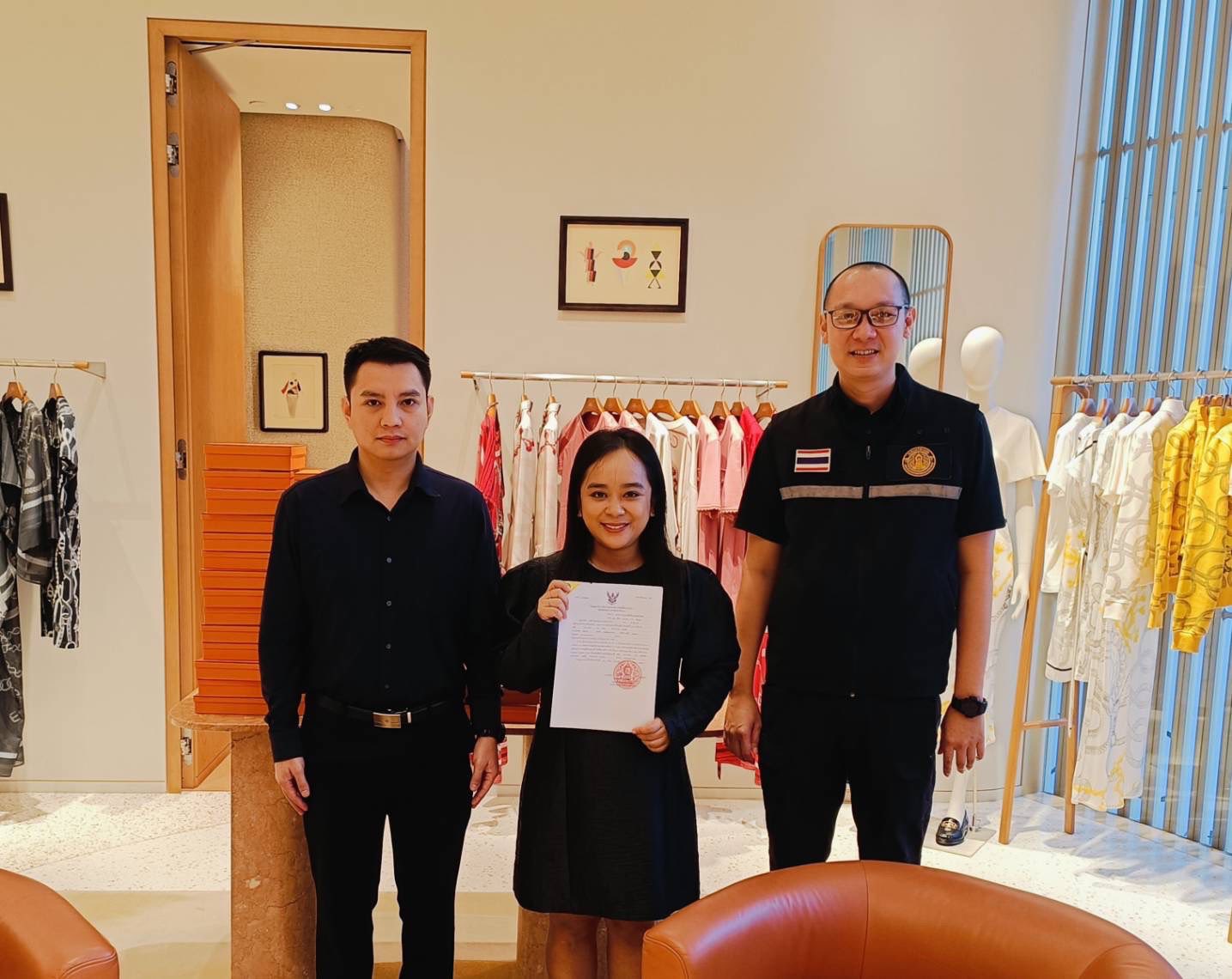 สำนักงานประมงพื้นที่กรุงเทพมหานคร เข้าตรวจติดตามผู้ประกอบกิจการค้า ซากสัตว์ป่าคุ้มครองที่เพาะพันธุ์ได้ตามมาตรา 8 หรือผลิตภัณฑ์จากซากสัตว์ป่าดังกล่าว