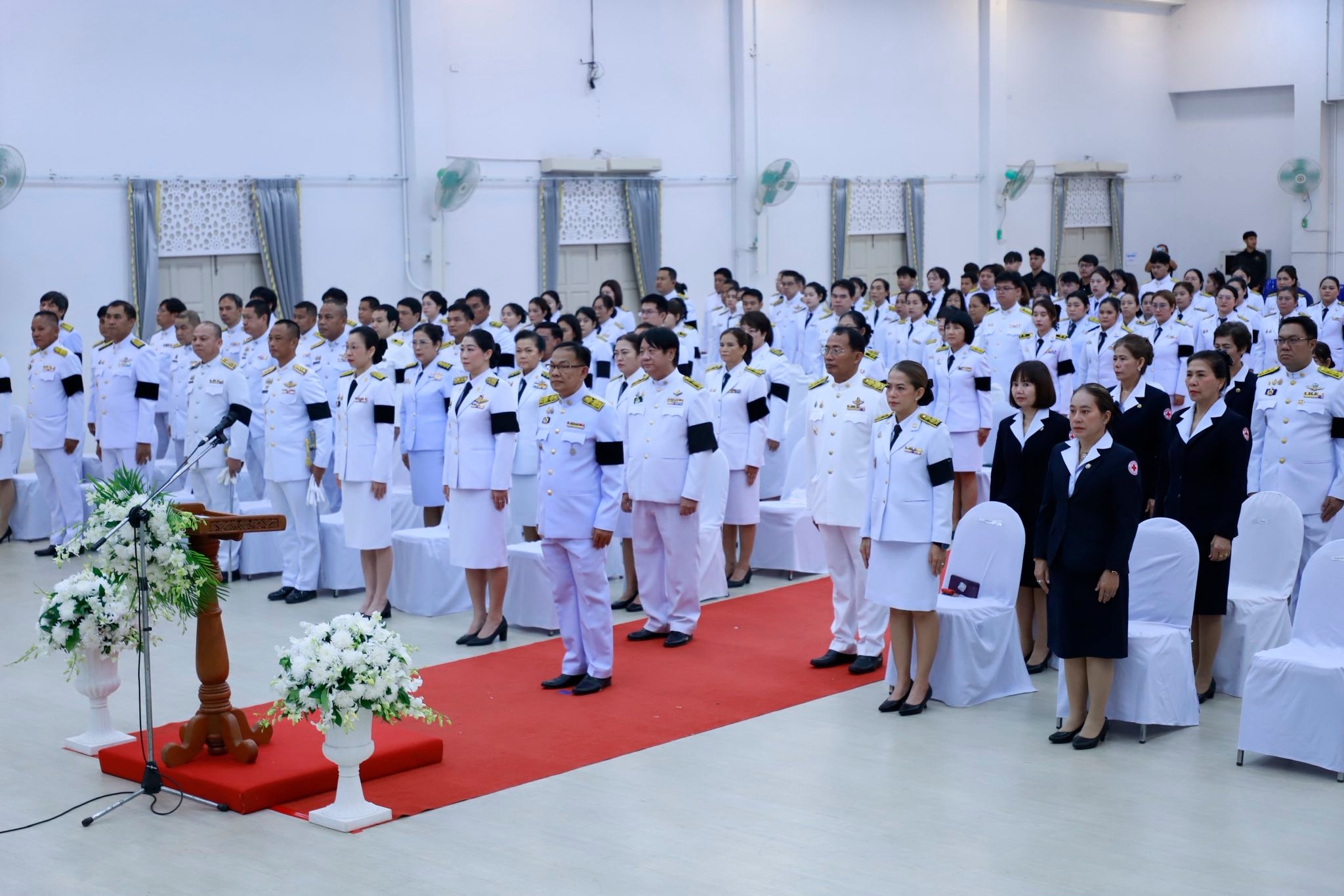 พิธีวางพานพุ่มดอกไม้สดรำลึกพระมหากรุณาธิคุณเนื่องในวันพระบิดาฝนหลวง..คลิก