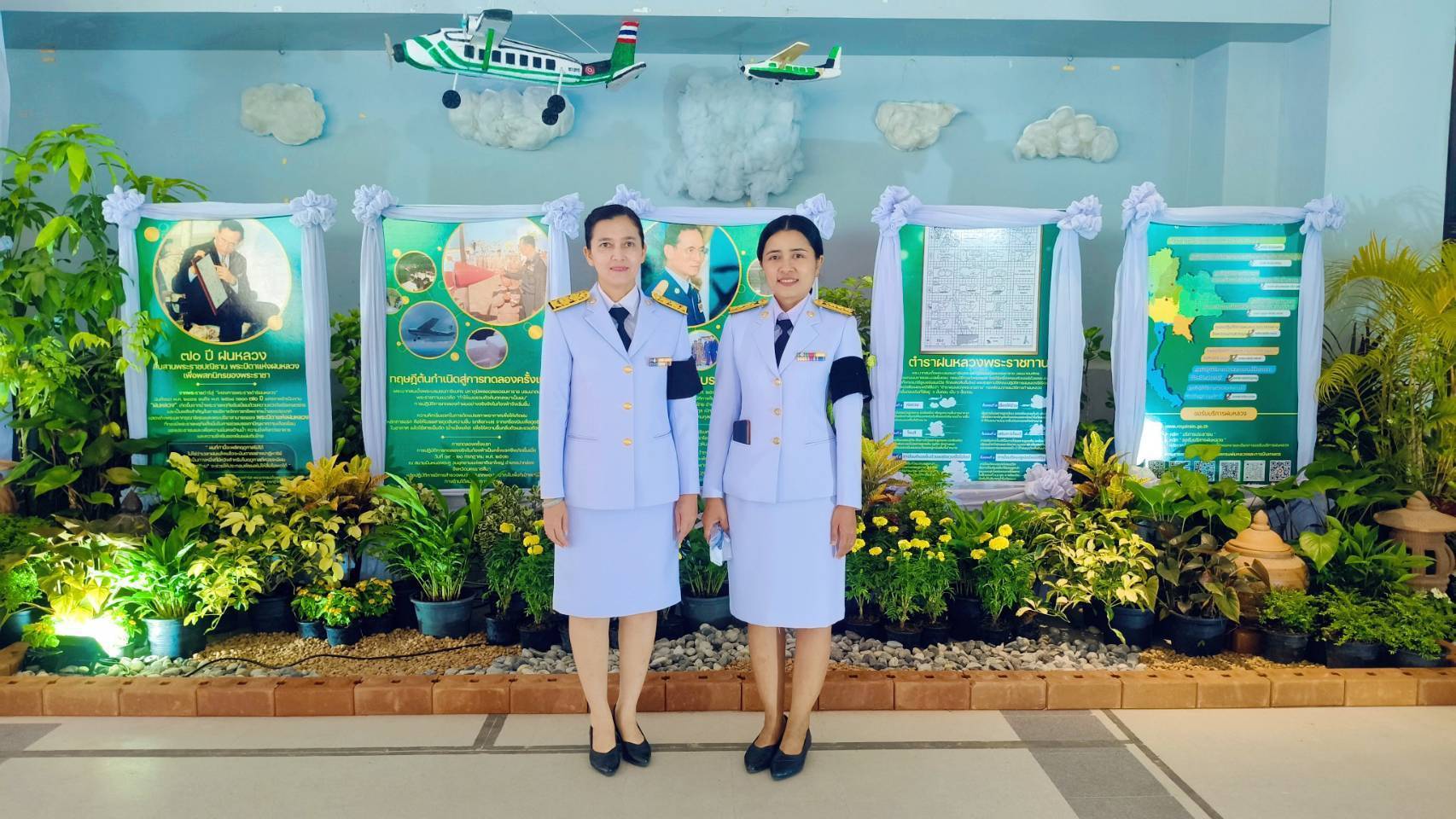 ประมงจังหวัดพัทลุง พร้อมด้วย  หัวหน้ากลุ่มบริหารและยุทธศาสตร์ เจ้าพนักงานธุรการชำนาญงาน  เข้าร่วมพิธีถวายราชสักการะวางพานพุ่มดอกไม้สด เบื้องหน้า พระบรมฉายาลักษณ์ พระบาทสมเด็จพระบรมชนกาธิเบศร  มหาภูมิพลอดุลยเดชมหาราช บรมนาถบพิตร เนื่องใน  “วันพระบิดาแห่งฝนหลวง” ประจำปี 2568..คลิก