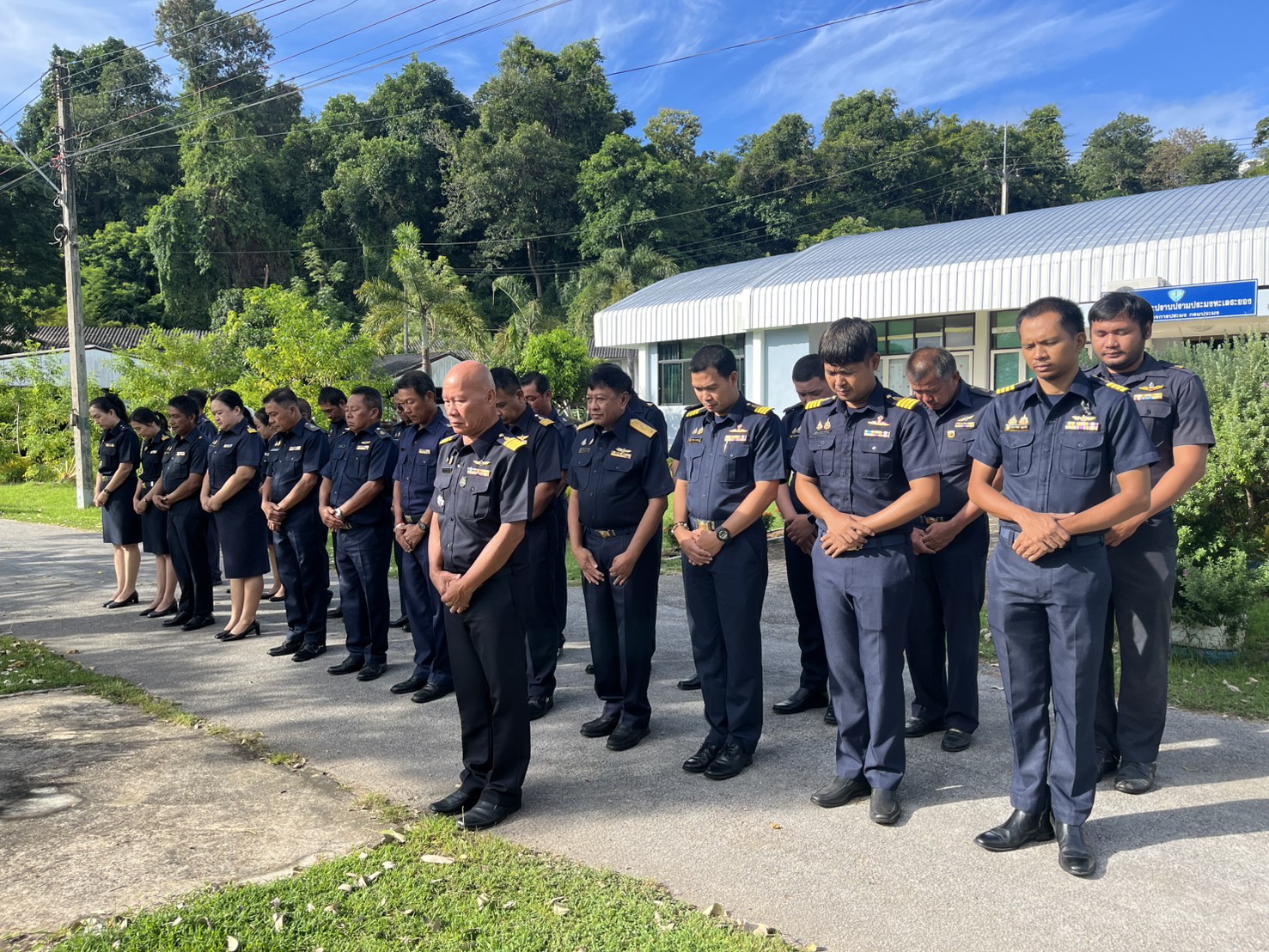 ร่วมทำกิจกรรมหน้าเสาธงและมอบหมายงานประจำสัปดาห์..คลิก