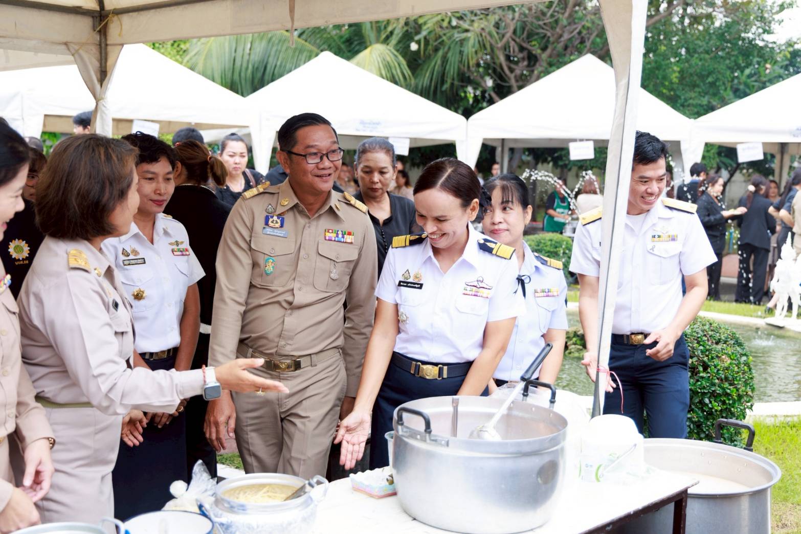 ร่วมให้การต้อนรับ ร้อยตำรวจโท ภพชนก ชลานุเคราะห์ ผู้ว่าราชการจังหวัดเพชรบุรี 