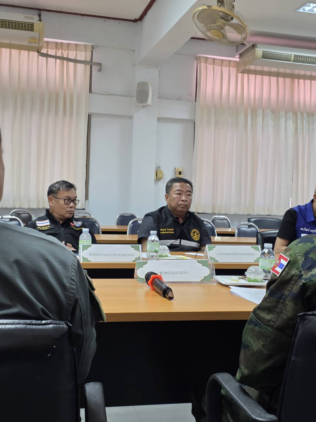 ข่าวกิจกรรม วันที่ 12 พฤศจิกายน 2568 หัวหน้าด่านตรวจประมงนครพนม (นายพิชิต พรหมประศรี) เข้าร่วมประชุม คณะกรรมการศูนย์ปฏิบัติการบริหารจัดการและจัดระเบียบจุดผ่อนปรนการค้าอำเภอธาตุพนม..คลิก