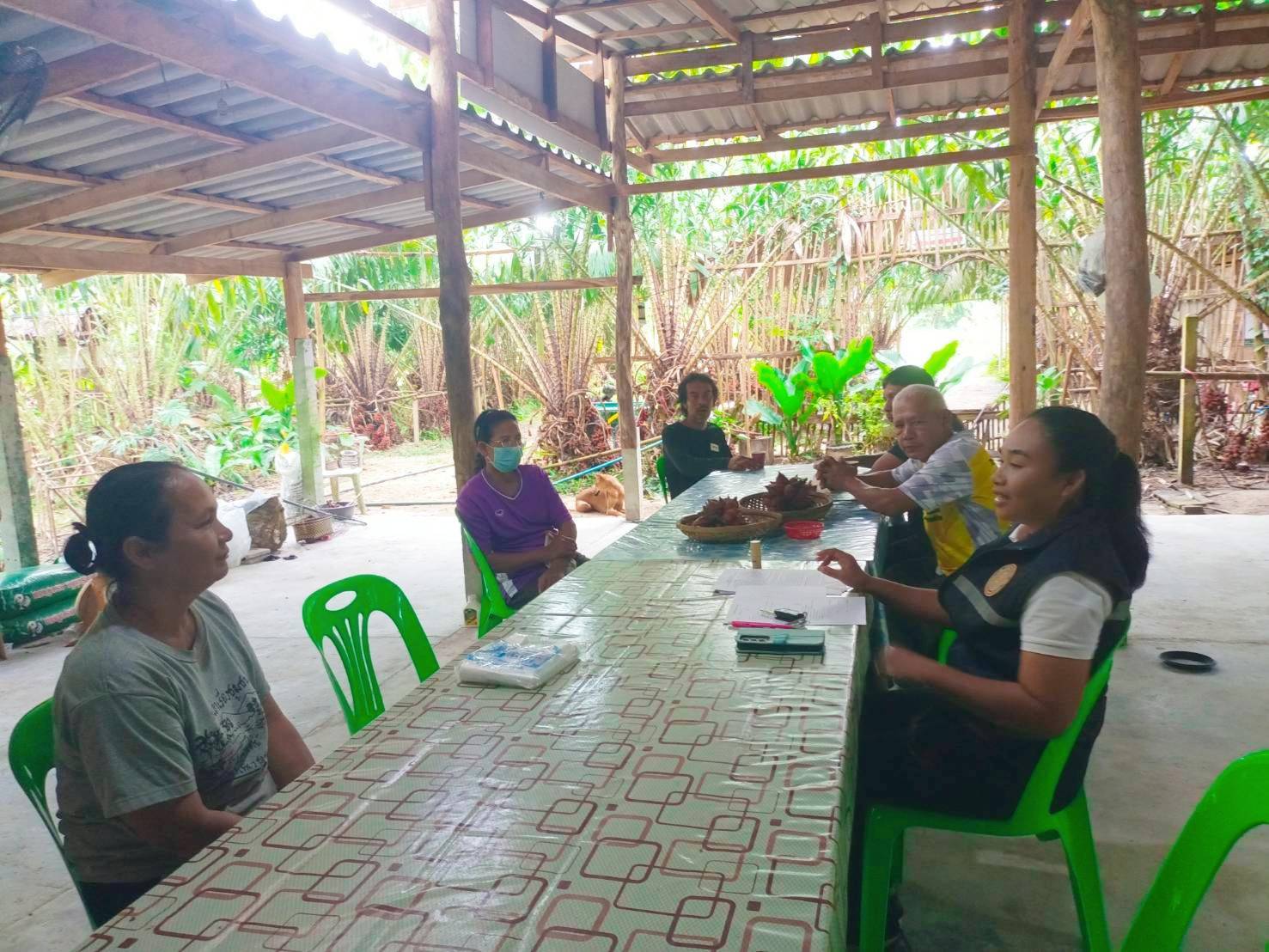 ประมงอำเภอตะโหมด ลงพื้นที่เพื่อชี้แจง ประกาศกรมประมง เรื่องการขอขึ้นทะเบียนองค์กรชุมชน ประมงท้องถิ่น ซึ่งกลุ่มมีความประสงค์จะขึ้นทะเบียนฯ  ด้านเพาะเลี้ยงสัตว์น้ำจืด  ในนามชื่อ