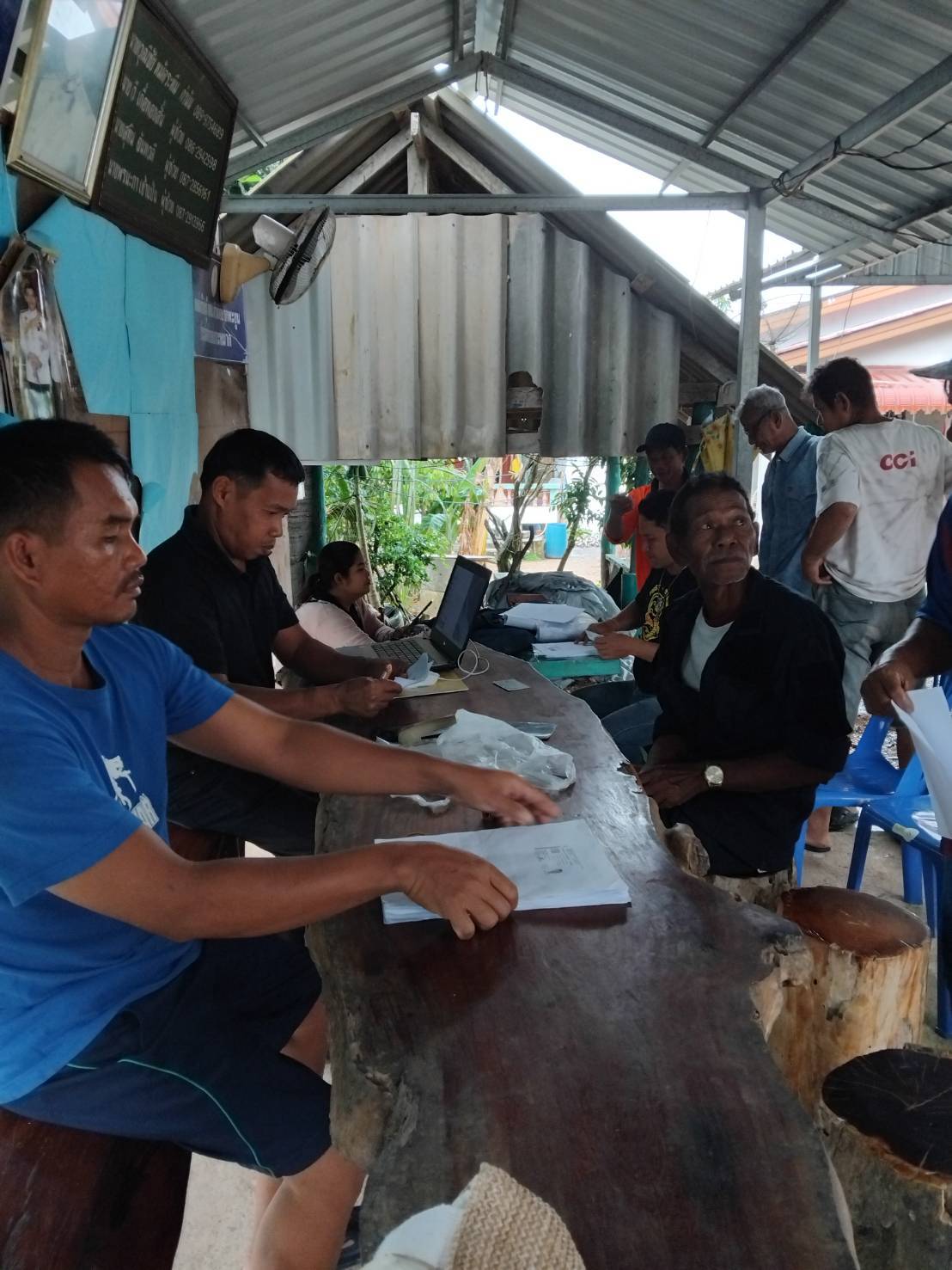 ประมงอำเภอปากพะยูน ลงพื้นที่ รับขึ้นทะเบียน ต่ออายุทะเบียนผู้ทำการประมง  พื้นที่ หมู่ที่ 1 ตำบลเกาะหมาก อำเภอปากพะยูน จังหวัดพัทลุง..คลิก