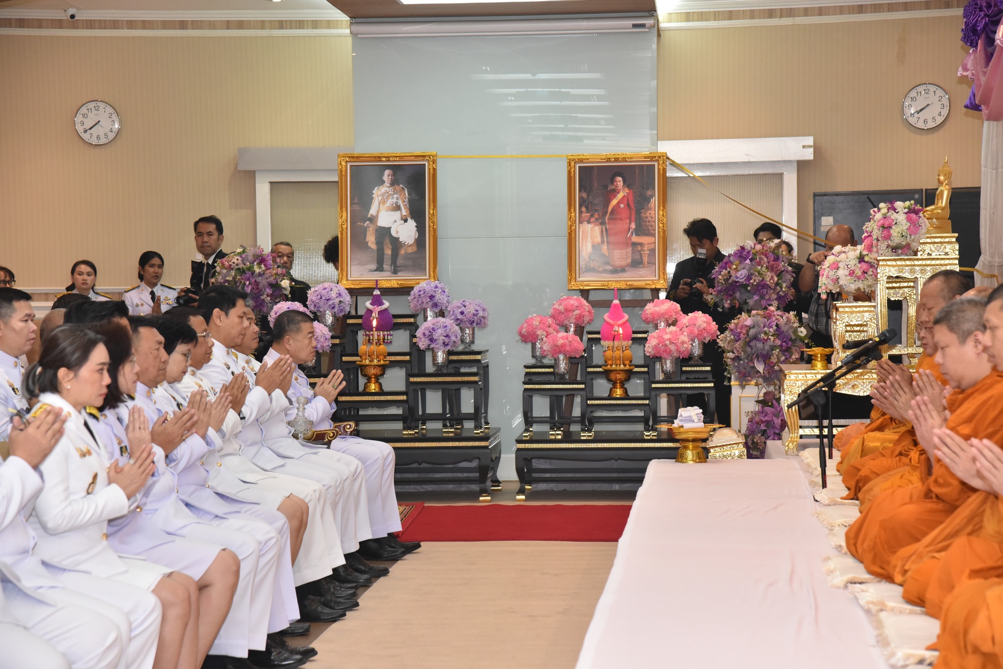 กรมประมงร่วมพิธีเจริญพระพุทธมนต์และบำเพ็ญกุศลทักษิณานุปทาน และพิธีตักบาตรพระสงฆ์..คลิก