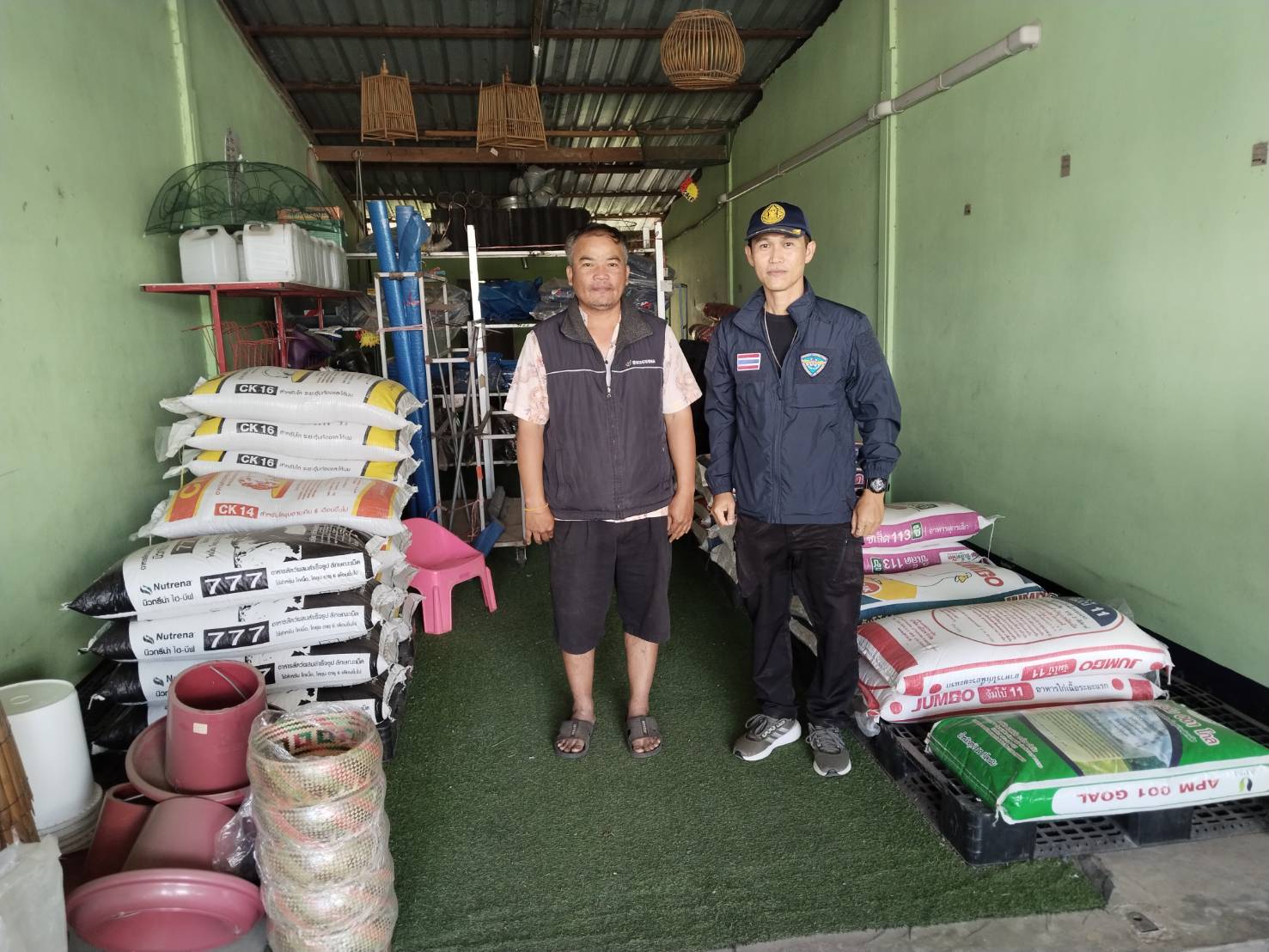 ตรวจเฝ้าระวังป้องกันการลักลอบนำเข้า-ส่งออกสินค้าประมงผิดกฎหมายตามแนวชายแดน และตรวจร้านค้าปัจจัยการผลิต