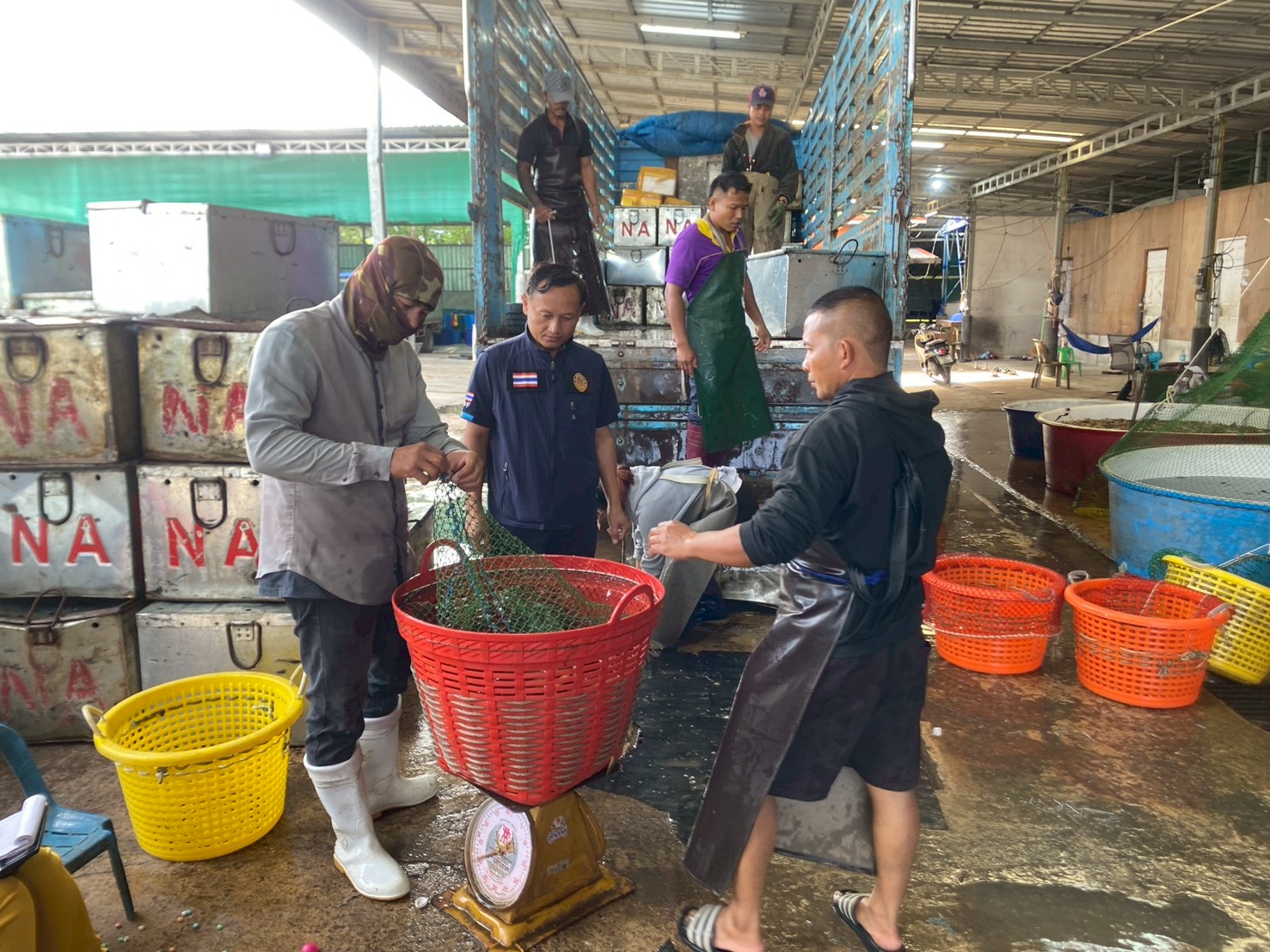 ตรวจสอบความเสี่ยงในพื้นที่ ตลาดรัตนธรรม และตลาดรุ่งทวีทรัพย์ 