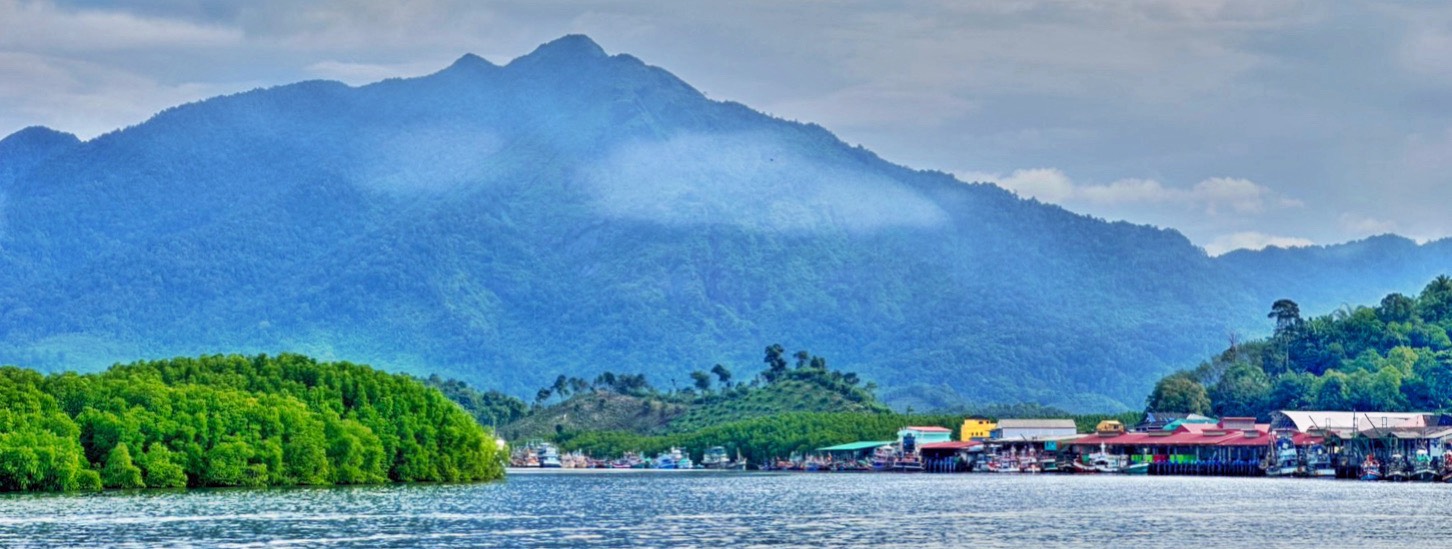 ศูนย์ควบคุมการแจ้งเข้า-ออกเรือประมงคุระบุรี