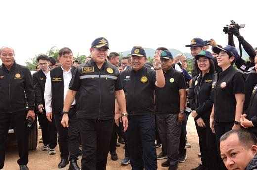 ร่วมจัดกิจกรรมปล่อยพันธุ์ปลาน้ำจืด และต้อนรับรองนายกรัฐมนตรีและรัฐมนตรีว่าการกระทรวงเกษตรและสหกรณ์ (ร้อยเอกธรรมนัส พรหมเผ่า)