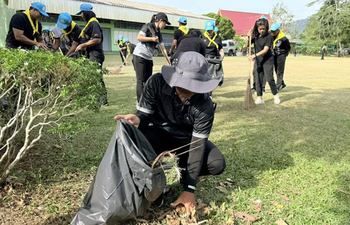 กิจกรรมจิตอาสาเนื่องในวันคล้ายวันสวรรคตพระบาทสมเด็จพระมงกุฎเกล้าเจ้าอยู่หัว ณ โรงเรียนวัดอิมั้ง หมู่ที่ 8 ต.ซึ้ง อ.ขลุง จ.จันทบุรี..คลิก