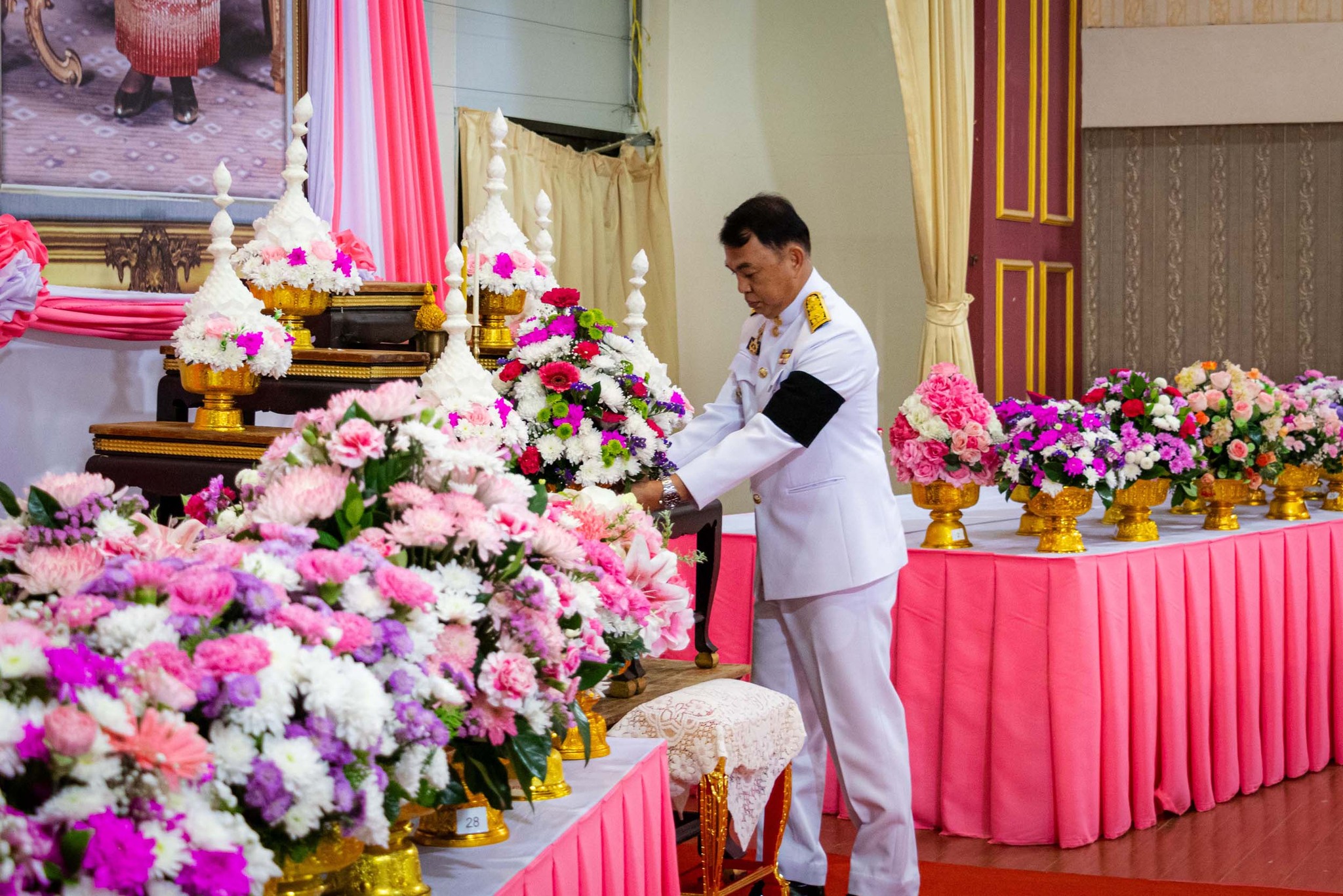 พิธีวางพุ่มดอกไม้ถวายสักการะ สมเด็จพระเจ้าภคินีเธอ เจ้าฟ้าเพชรรัตนราชสุดา สิริโสภาพัณณวดี เนื่องในโอกาสวันคล้ายวันประสูติครบ ๑๐๐ ปี ๒๔ พฤศจิกายน ๒๕๖๘