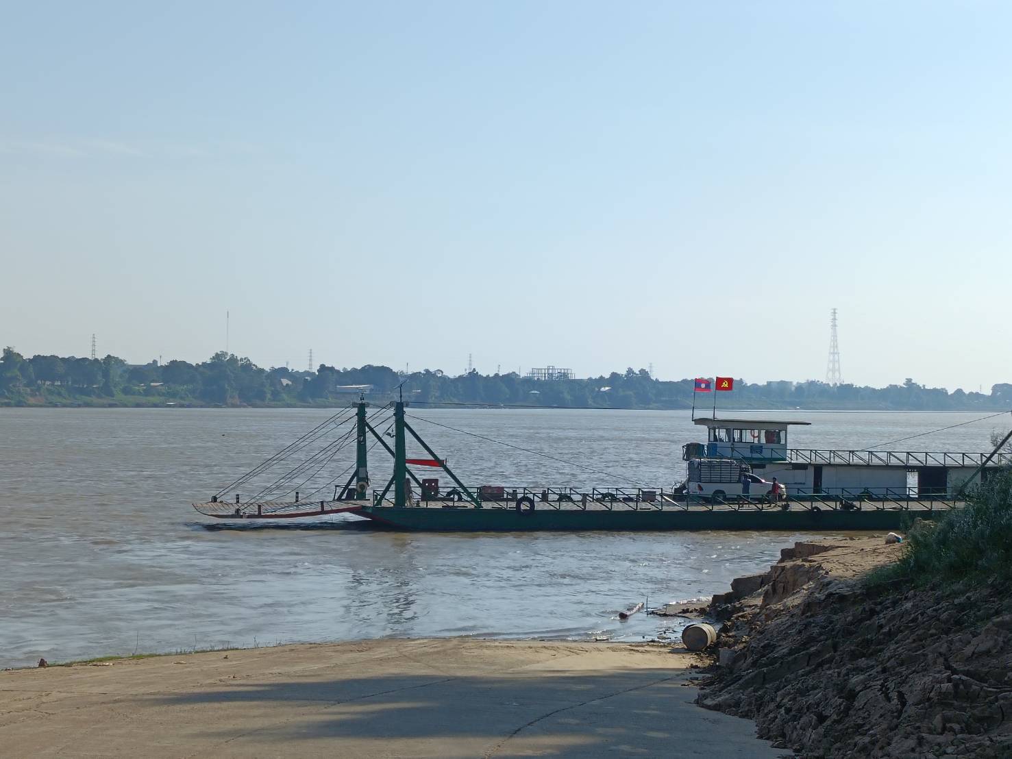 ข่าวกิจกรรม วันที่ 25 พฤศจิกายน 2568  เจ้าหน้าที่สำนักงานตรวจประมงบึงกาฬ ดำเนินการตรวจสอบการส่งออกสัตว์น้ำชนิด ปลาลิ่น ทั้งตัว แช่เย็น ณ ด่านพรมแดนศุลกากรบึงกาฬ..คลิก