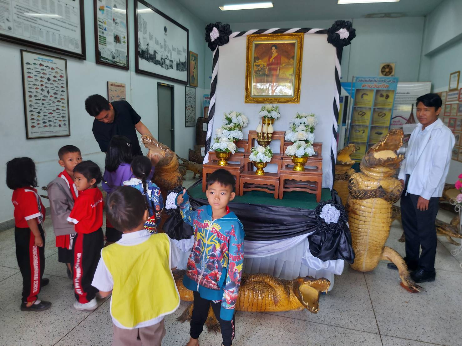 ศปจ.นครสวรรค์ ให้การต้อนรับ และให้ความรู้เกี่ยวกับสัตว์น้ำ ในโครงการทัศนศึกษาแหล่งเรียนรู้ของนักเรียนชั้นอนุบาลปีที่ 2-3 โรงเรียนชุมชนบ้านหัวหวาย ตำบลหัวหวาย อำเภอตาคลี จังหวัดนครสวรรค์