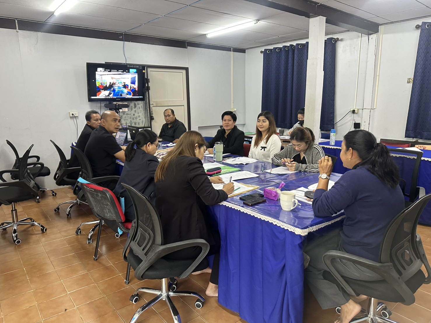 ประชุมข้าราชการ พนักงานราชการ พนักงานจ้างเหมา สังกัดสำนักงานประมงจังหวัดชุมพร ประจำเดือนพฤศจิกายน 2568