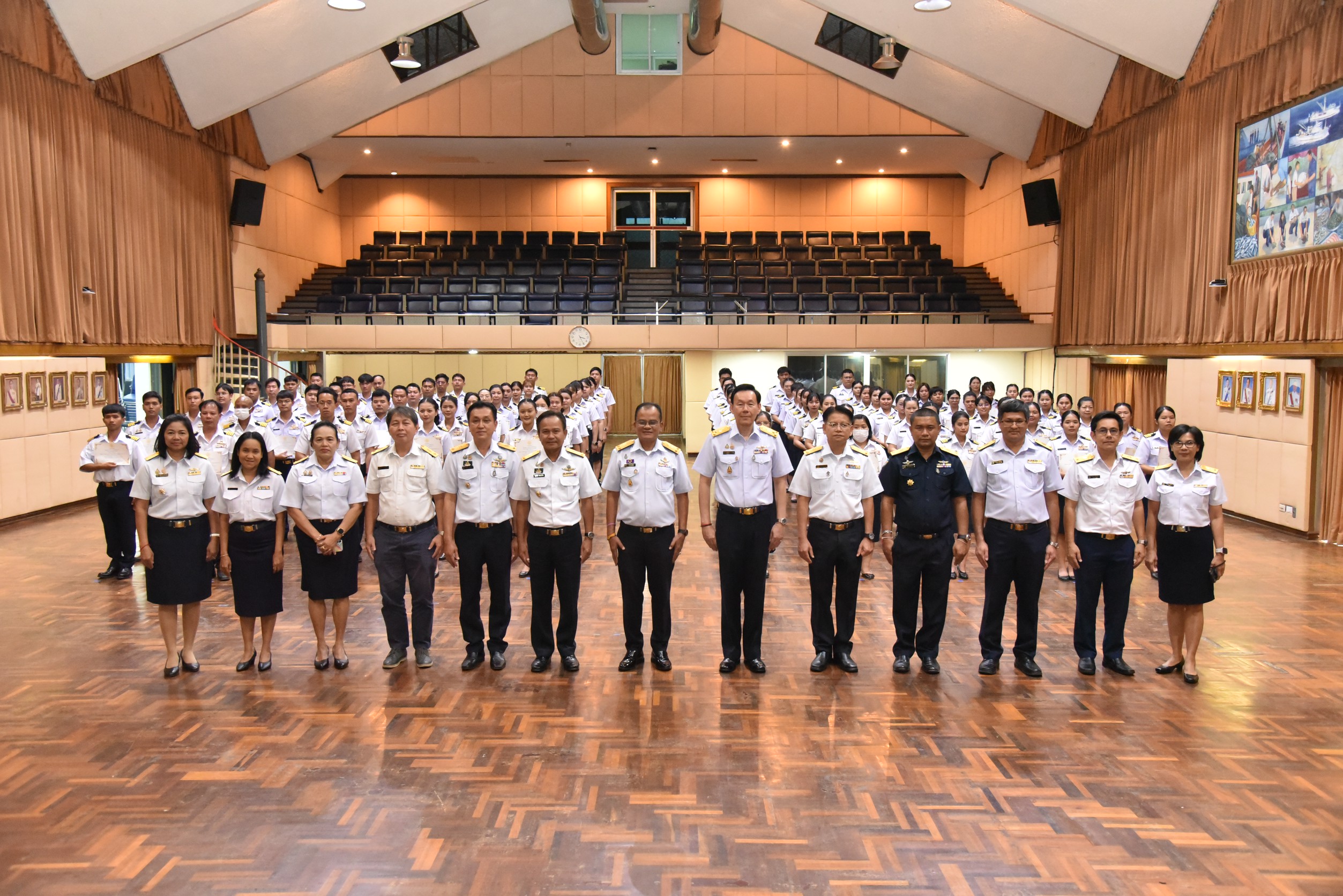 รองอธิบดีกรมประมง เป็นประธานในพิธีการกล่าวปฏิญาณตนเพื่อเป็นข้าราชการที่ดี และมอบนโยบายการปฏิบัติราชการแก่ข้าราชการบรรจุใหม่