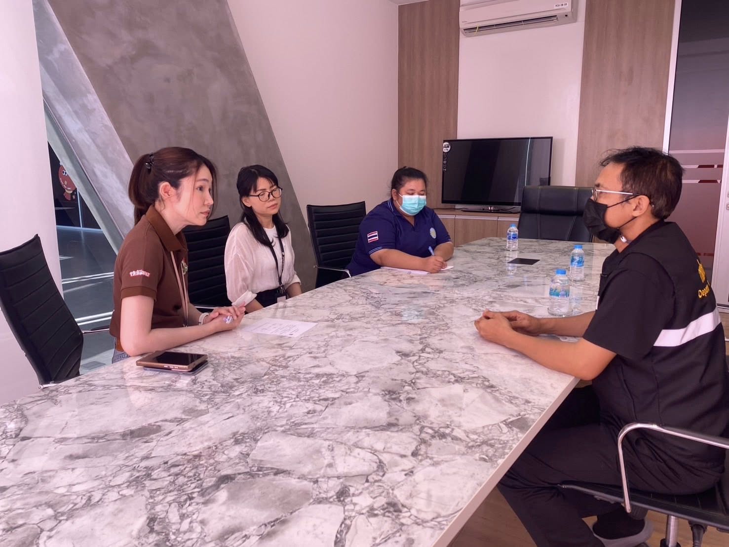 สำนักงานประมงพื้นที่กรุงเทพมหานครลงพื้นที่ตรวจสอบสถานประกอบการด้านการประมง (ทบ.2) และให้บริการรับคำขอรับการรับรองมาตรฐาน มกษ.7436 เขตบางขุนเทียน กรุงเทพมหานคร