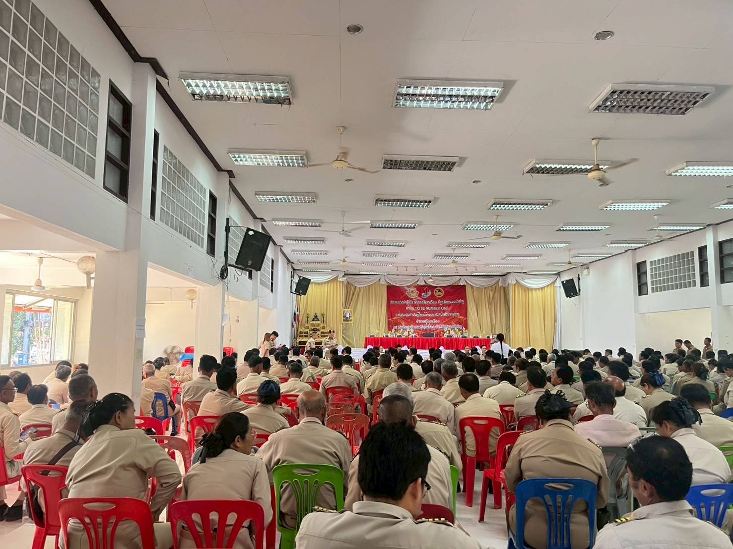 ร่วมประชุม กำนัน ผู้ใหญ่บ้าน แพทย์ประจำตำบล สารวัตร และผู้ช่วยผู้ใหญ่บ้าน อำเภอศรีบุญเรือง ครั้งที่ 12/2568 ประจำเดือนธันวาคม 2568