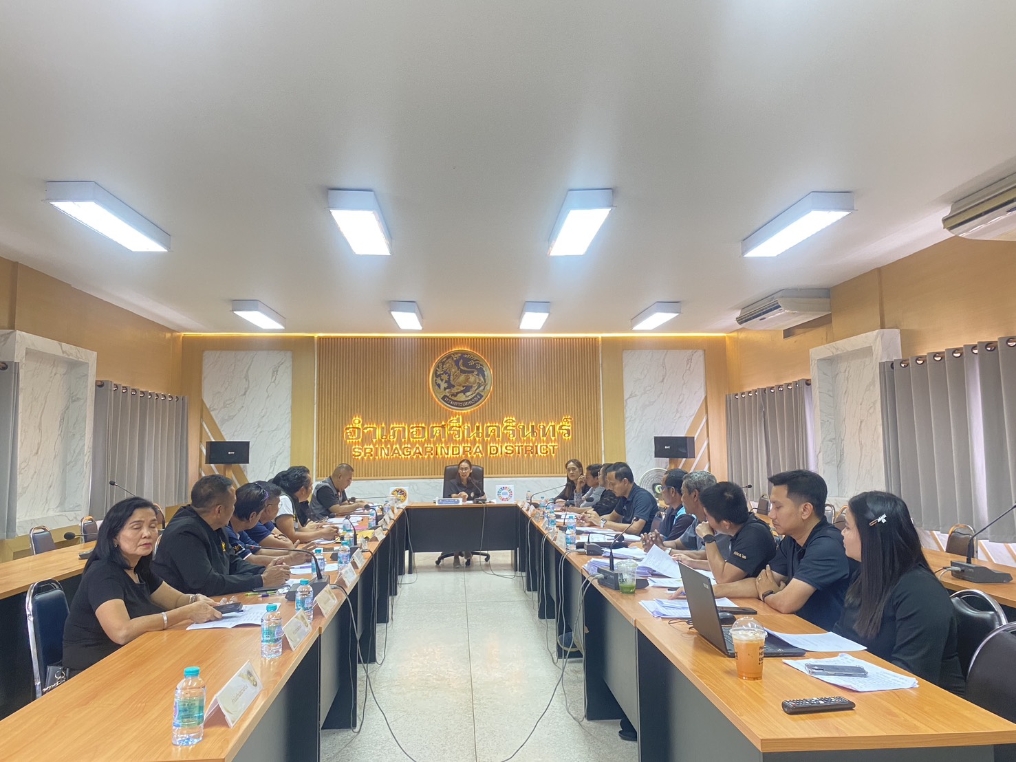 นักวิชาการประมงปฏิบัติการ กลุ่มพัฒนาและส่งเสริม อาชีพการประมง รับผิดชอบงานด้านประมง  ประจำอำเภอศรีนครินทร์ เข้าประชุมคณะกรรมการให้ความช่วยเหลือผู้ประสบภัยพิบัติ อำเภอศรีนครินทร์ (ก.ช.ภ.อ.ศรีนครินทร์) ครั้งที่ 1/2568