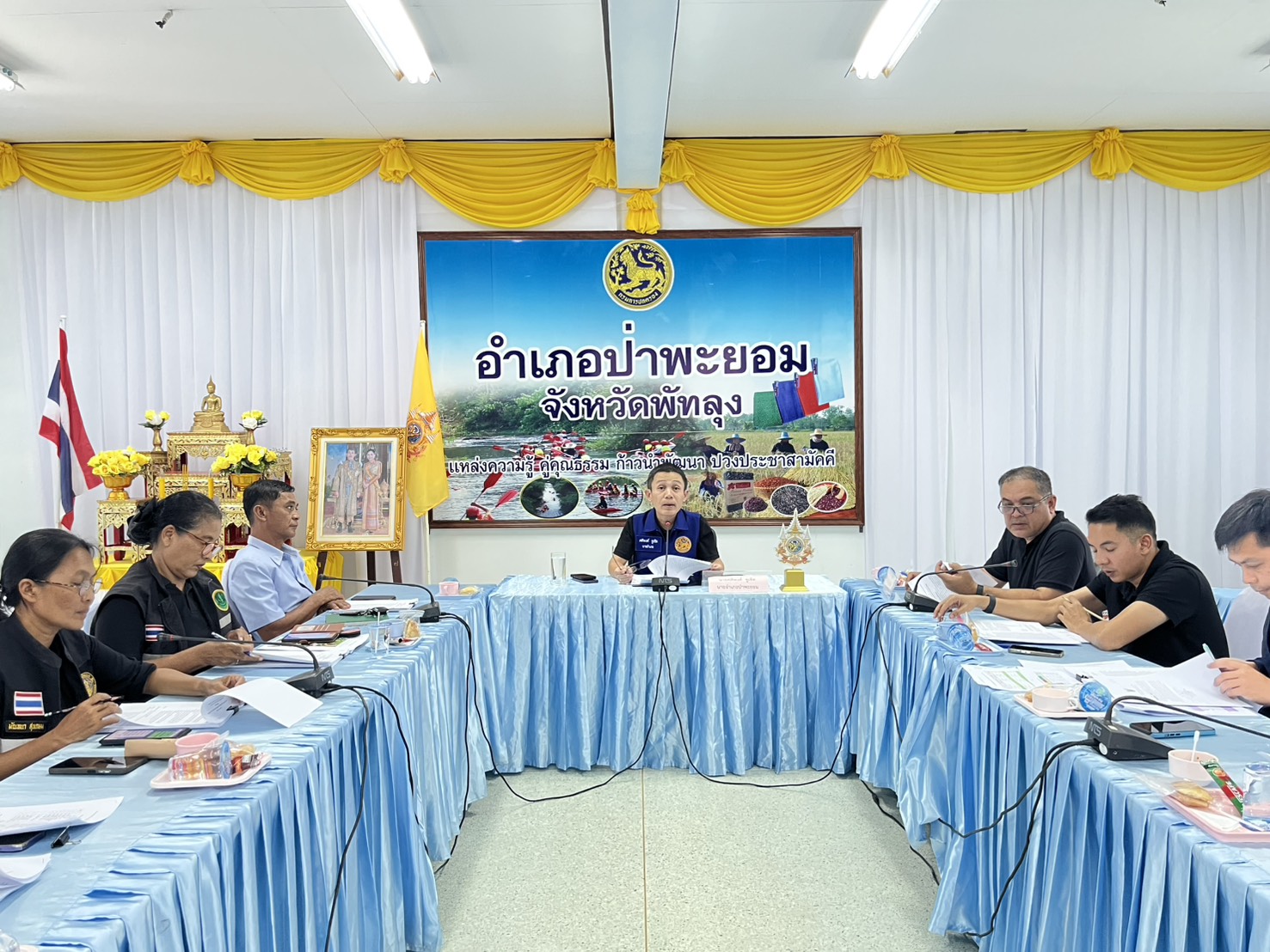 เจ้าพนักงานประมงปฏิบัติงาน กลุ่มบริหารจัดการด้านการประมง รับผิดชอบอำเภอป่าพะยอม เข้าร่วมการประชุมคณะกรรมการ ให้ความช่วยเหลือผู้ประสบภัยพิบัติอำเภอป่าพะยอม  (ก.ช.ภ.อ.ป่าพะยอม) ครั้งที่ 2/2568 