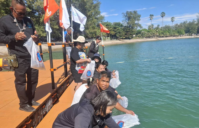 กิจกรรมปล่อยพันธุ์สัตว์น้ำเฉลิมพระเกียรติ เนื่องในวันคล้ายวันพระบรมราชสมภพพระบาทสมเด็จ พระบรมชนกาธิเบศร มหาภูมิพลอดุลยเดชมหาราช บรมนาถบพิตร วันชาติ และวันพ่อแห่งชาติ