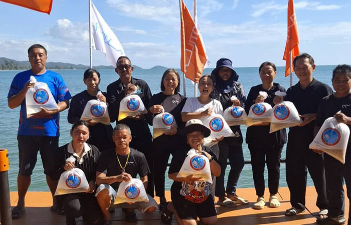 กิจกรรมปล่อยพันธุ์สัตว์น้ำเฉลิมพระเกียรติ เนื่องในวันคล้ายวันพระบรมราชสมภพพระบาทสมเด็จ พระบรมชนกาธิเบศร มหาภูมิพลอดุลยเดชมหาราช บรมนาถบพิตร วันชาติ และวันพ่อแห่งชาติ..คลิก