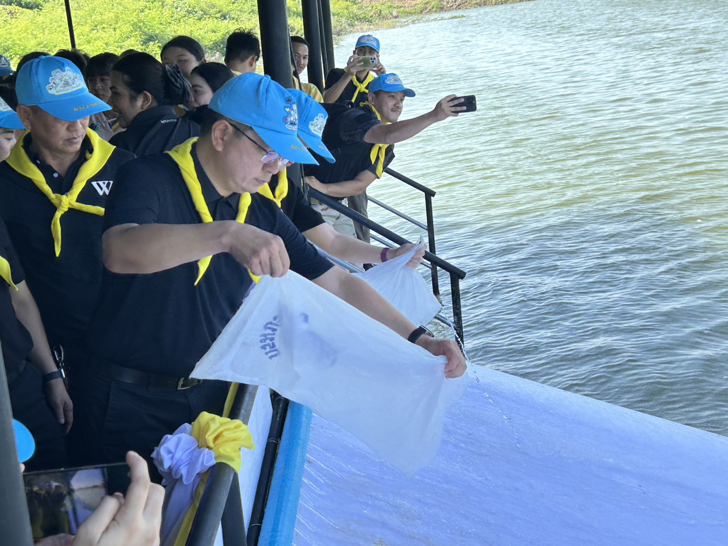  วันที่ 4 ธันวาคม 2568 ร่วมกิจกรรมจิตอาสาบำเพ็ญประโยชน์ ปรับปรุงภูมิทัศน์ และปล่อยพันธุ์ปลา เนื่องในวันชาติและวันพ่อแห่งชาติ