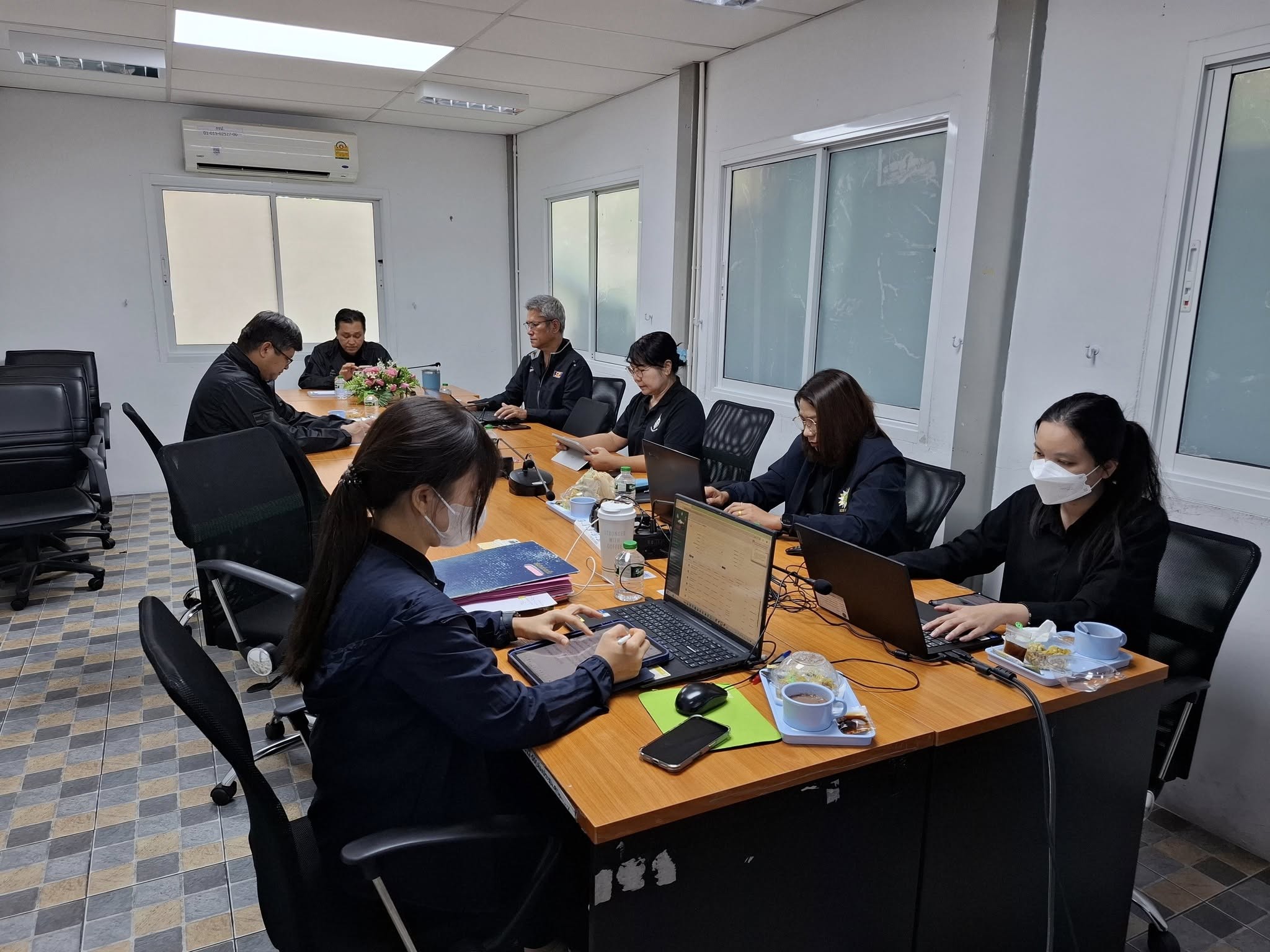 ประชุมคณะกรรมการพิจารณาเค้าโครงผลงานที่จะส่งประเมินเพื่อเลื่อนระดับ ครั้งที่ 10/2568