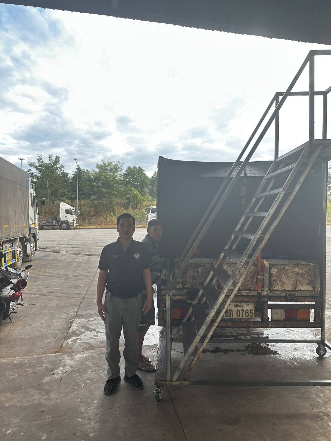 ข่าวกิจกรรม วันที่ 11 ธันวาคม 2568 เจ้าหน้าที่ด่านตรวจประมงนครพนม ดำเนินการตรวจสอบปลาดุกแอฟริกา มีชีวิต ณ จุดผ่านแดนถาวรสะพานมิตรภาพไทย-ลาว แห่งที่ 3 นครพนม -คำม่วน..คลิก