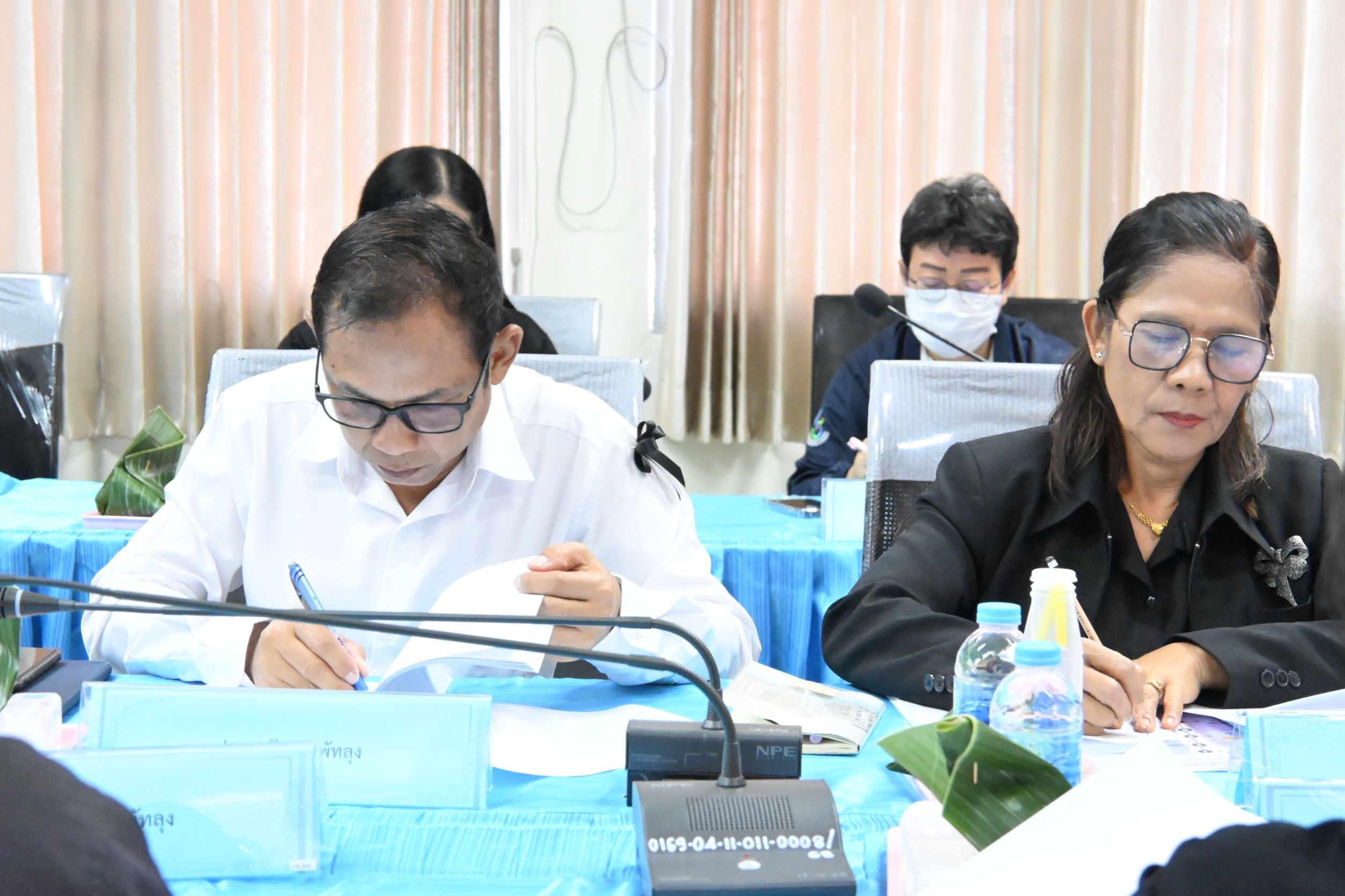 ประมงจังหวัดพัทลุง พร้อมด้วย นักวิชาการประมงชำนาญการ     กลุ่มพัฒนาและส่งเสริมอาชีพการประมง  เข้าร่วมประชุมคณะกรรมการขับเคลื่อนงาน  ด้านการเกษตรและสหกรณ์จังหวัดพัทลุง ครั้งที่ 7/2568 เพื่อเสนอสินค้าปลากัด เข้าร่วมโครงการสินค้าเกษตรและบริการมูลค่าสูง  1 ท้องถิ่น 1 สินค้าเกษตรมูลค่าสูง ประจำปี 2569 ณ ห้องประชุมสำนักงานปศุสัตว์จังหวัดพัทลุง 