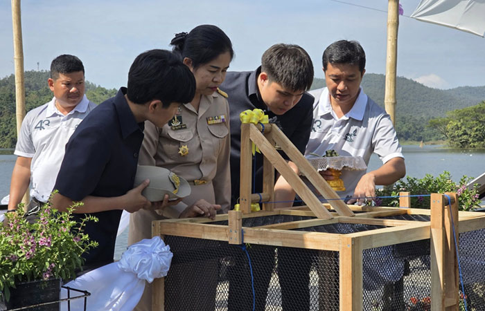 ศูนย์ศึกษาการพัฒนาอ่าวคุ้งกระเบนฯ เยี่ยมชมและแลกเปลี่ยนเรียนรู้กระบวนการทำงาน (ด้านการบริหารจัดการน้ำเพื่อการประมง) ตามแนวพระราชดำริของ 