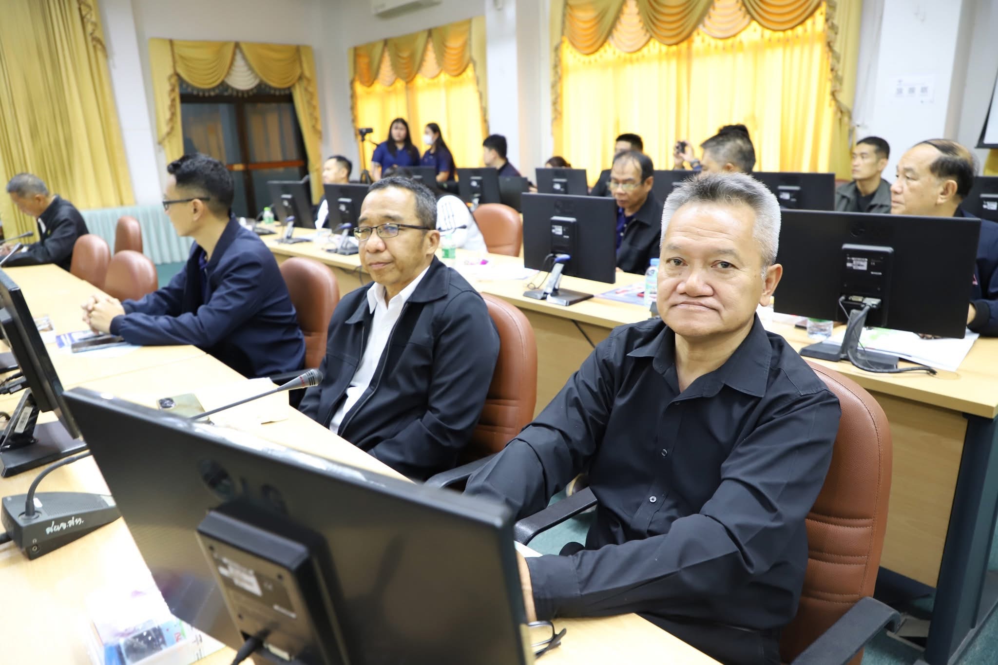 วันที่ 12 ธันวาคม 2568  ประชุมปัจฉิมนิเทศโครงการศึกษาความเหมาะสมปรับปรุงโครงการส่งน้ำและบำรุงรักษามหาราช  เพื่อสรุปผลการศึกษาแนวทางการปรับปรุงโครงการ พร้อมรับฟังความคิดเห็นและข้อเสนอแนะจากผู้มีส่วนเกี่ยวข้อง ณ ห้องประชุมขุนสรรค์พันเรือง ศาลากลางจังหวัดสิงห์บุรี