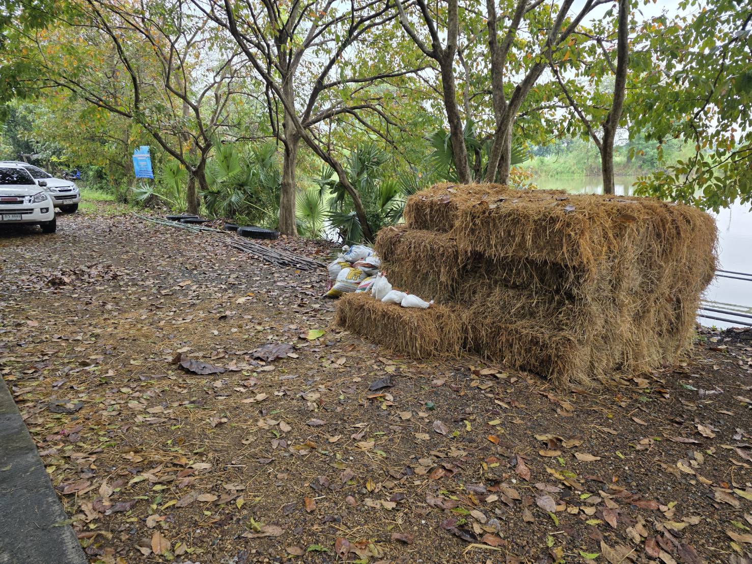 ศปจ.นครสวรรค์ เข้าร่วมตรวจติดตามการดำเนินงานโครงการสร้างความเข้มเเข็งกลุ่มการผลิตด้านการประมง ณ บึงหลวง ตำบลมหาโพธิ อำเภอเก้าเลี้ยว จังหวัดนครสวรรค์