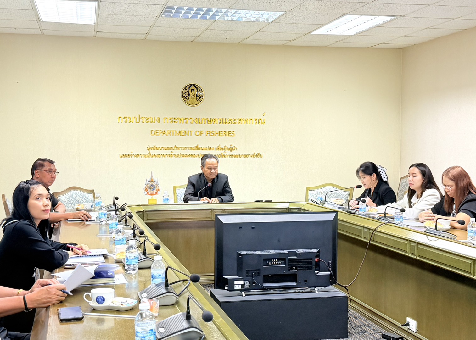 วันที่ 16 ธันวาคม 2568 เวลา 13.30 น. นายศุภกิตติ์ ใสกระจ่าง เลขานุการกรม เป็นประธานการประชุมคณะกรรมการกลั่นกรองตัวชี้วัดและผลการประเมินผลการปฏิบัติราชการของสำนักงานเลขานุการกรม กรมประมง ประจำปี 2569 รอบการประเมินที่ 1/2569 ครั้งที่ 1