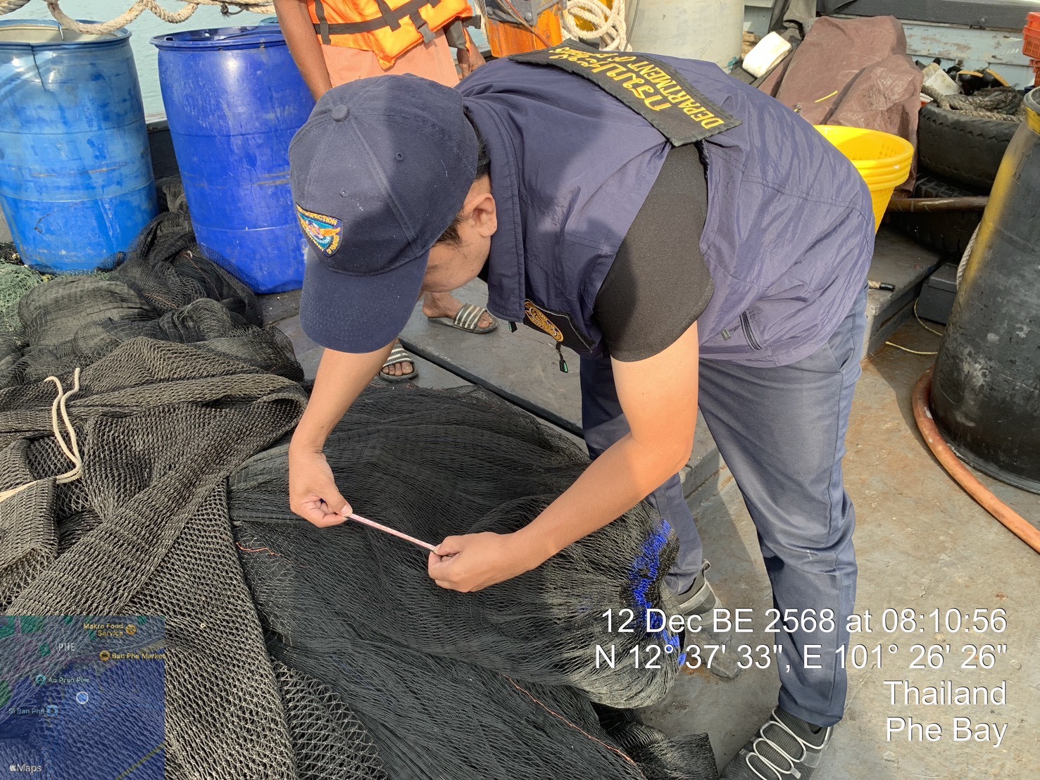 ตรวจเรือประมงในจังหวัดระยอง