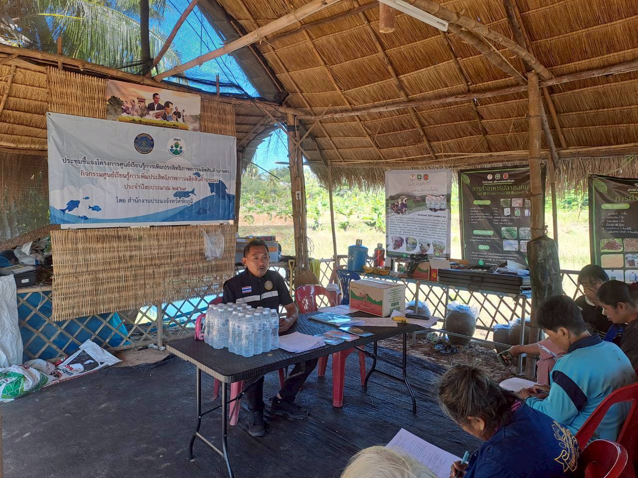 ถ่ายทอดองค์ความรู้ด้านประมง กิจกรรมศูนย์เรียนรู้การเพิ่มประสิทธิภาพการผลิตสินค้าประมง ในพื้นที่ อ.เทพสถิต จ.ชัยภูมิ..คลิก