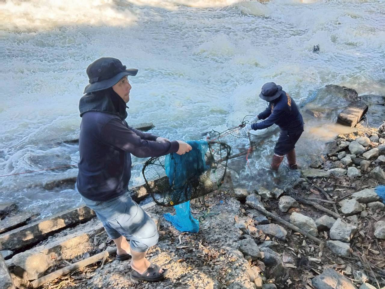 ศูนย์ป้องกันและปราบปรามประมงน้ำจืดนครราชสีมา ออกปฏิบัติงานควบคุมเฝ้าระวังการทำการประมงผิดกฏหมาย ในพื้นที่ ตำบลบ้านเหลื่อมอำเภอบ้านเหลื่อม จังหวัดนครราชสีมา