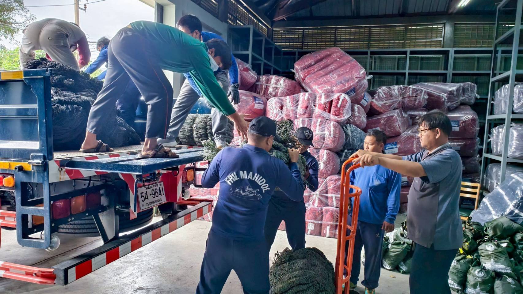 ส่งมอบอวนให้กับกองทัพบกเพื่อใช้ประโยชน์ในราชการทหาร