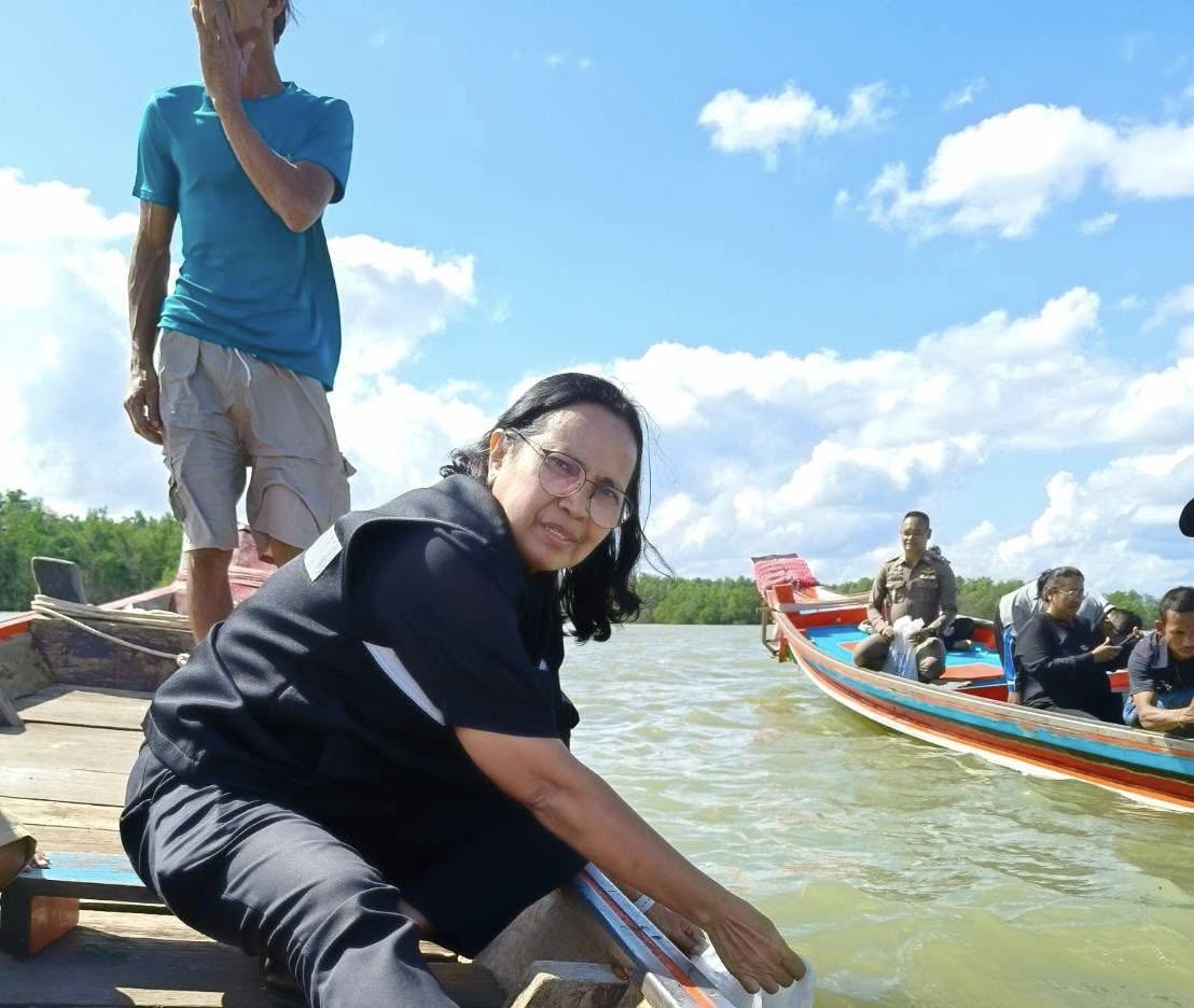 ร่วมกิจกรรมปล่อยพันธุ์สัตว์น้ำ