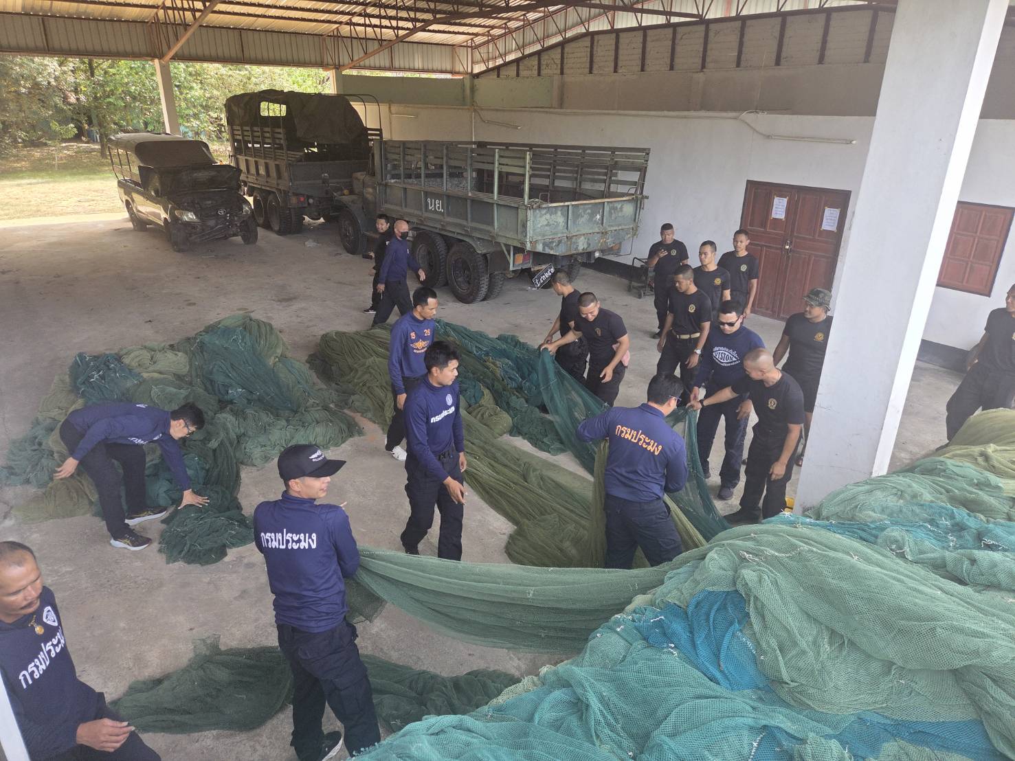 ศูนย์ป้องกันและปราบปรามประมงทะเลระยอง ส่งมอบอวนให้กองทัพ เพื่อสนับสนุนภารกิจด้านความมั่นคง..คลิก