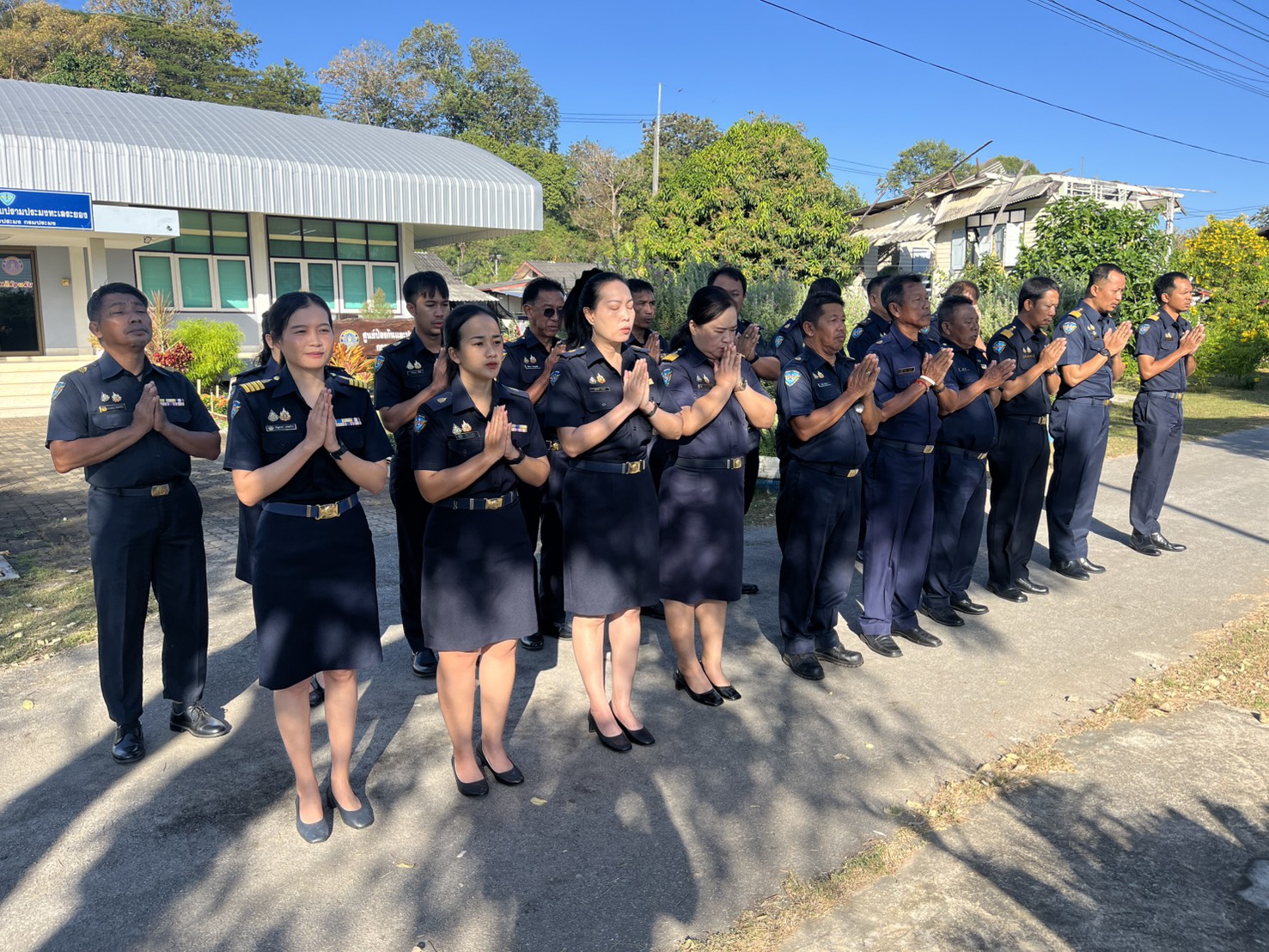 ร่วมทำกิจกรรมหน้าเสาธงและมอบหมายงานประจำสัปดาห์..คลิก