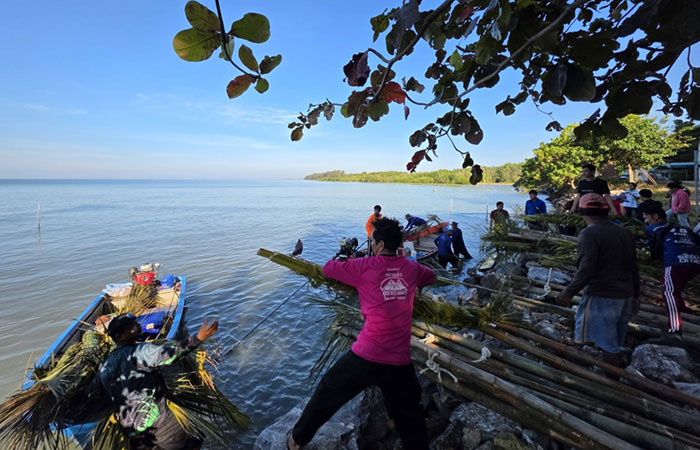 ศรัทธาของเรา อุดมการณ์ของเรา ประชาชนของเรา 