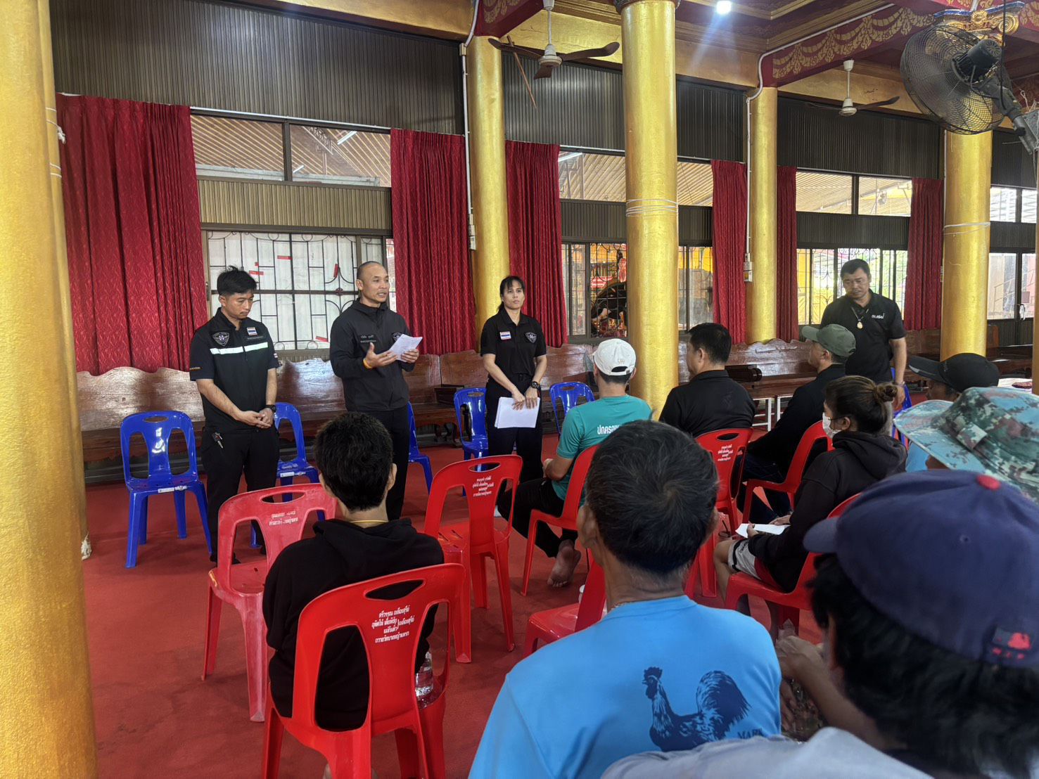 ร่วมประชุมระดมความคิดเห็นของประชาชนและผู้มีส่วนได้ส่วนเสียที่เกี่ยวข้องกับโครงการเสริมสร้างการมีส่วนร่วมของชุมชนประมง