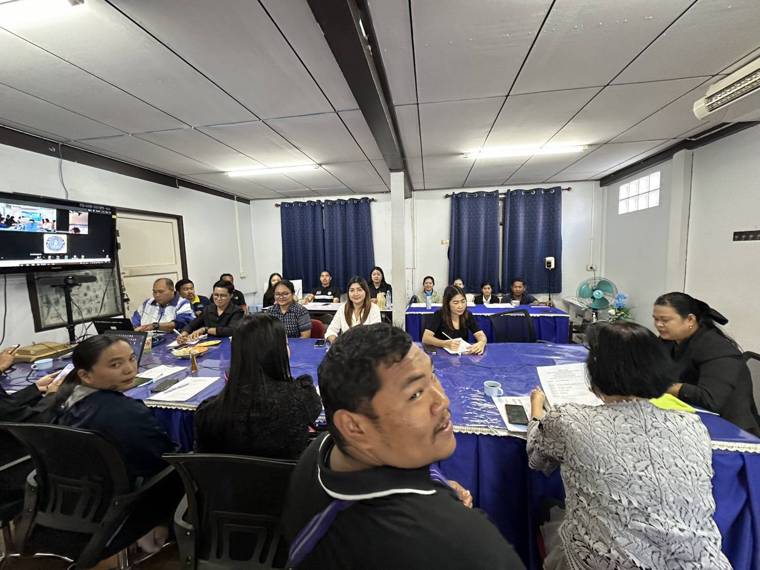 ประชุมข้าราชการ พนักงานราชการ พนักงานจ้างเหมา สังกัดสำนักงานประมงจังหวัดชุมพร ประจำเดือนธันวาคม 2568