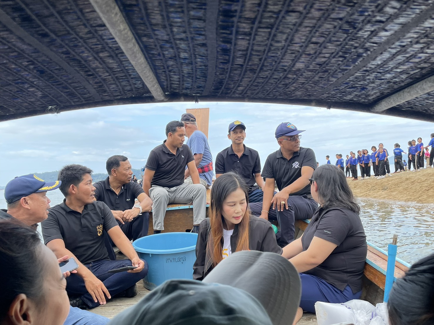 ปล่อยพันธ์สัตว์น้ำ เพิ่มจำนวนประชากรสัตว์น้ำในท้องทะเล