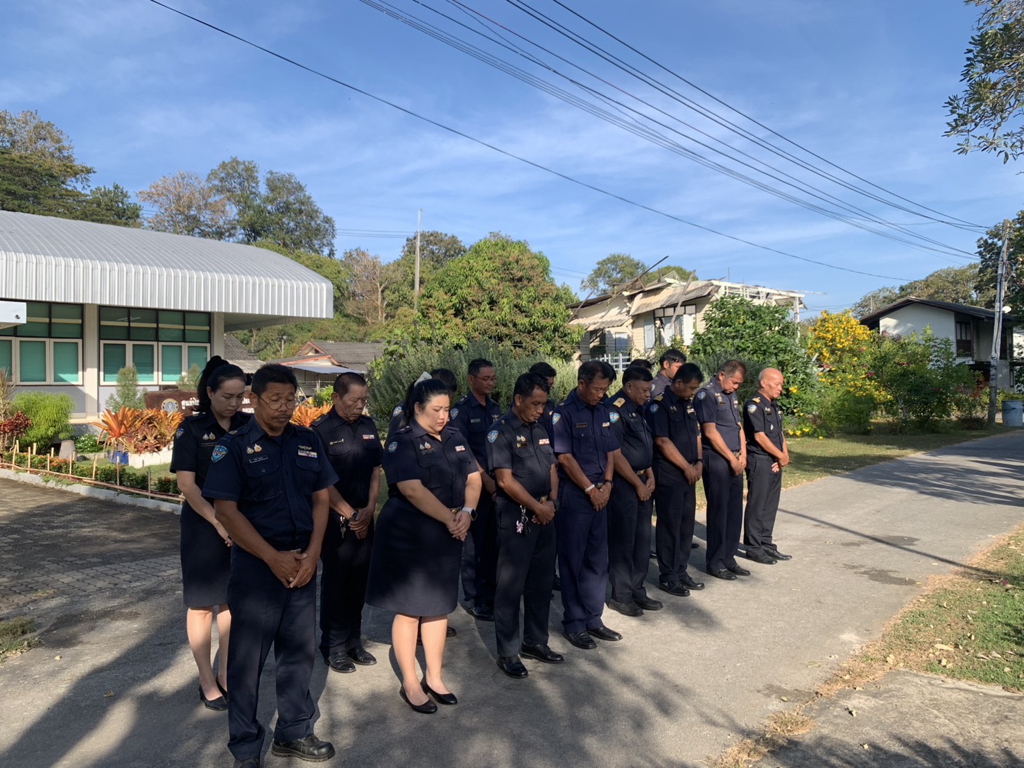 ร่วมทำกิจกรรมหน้าเสาธงและมอบหมายงานประจำสัปดาห์..คลิก