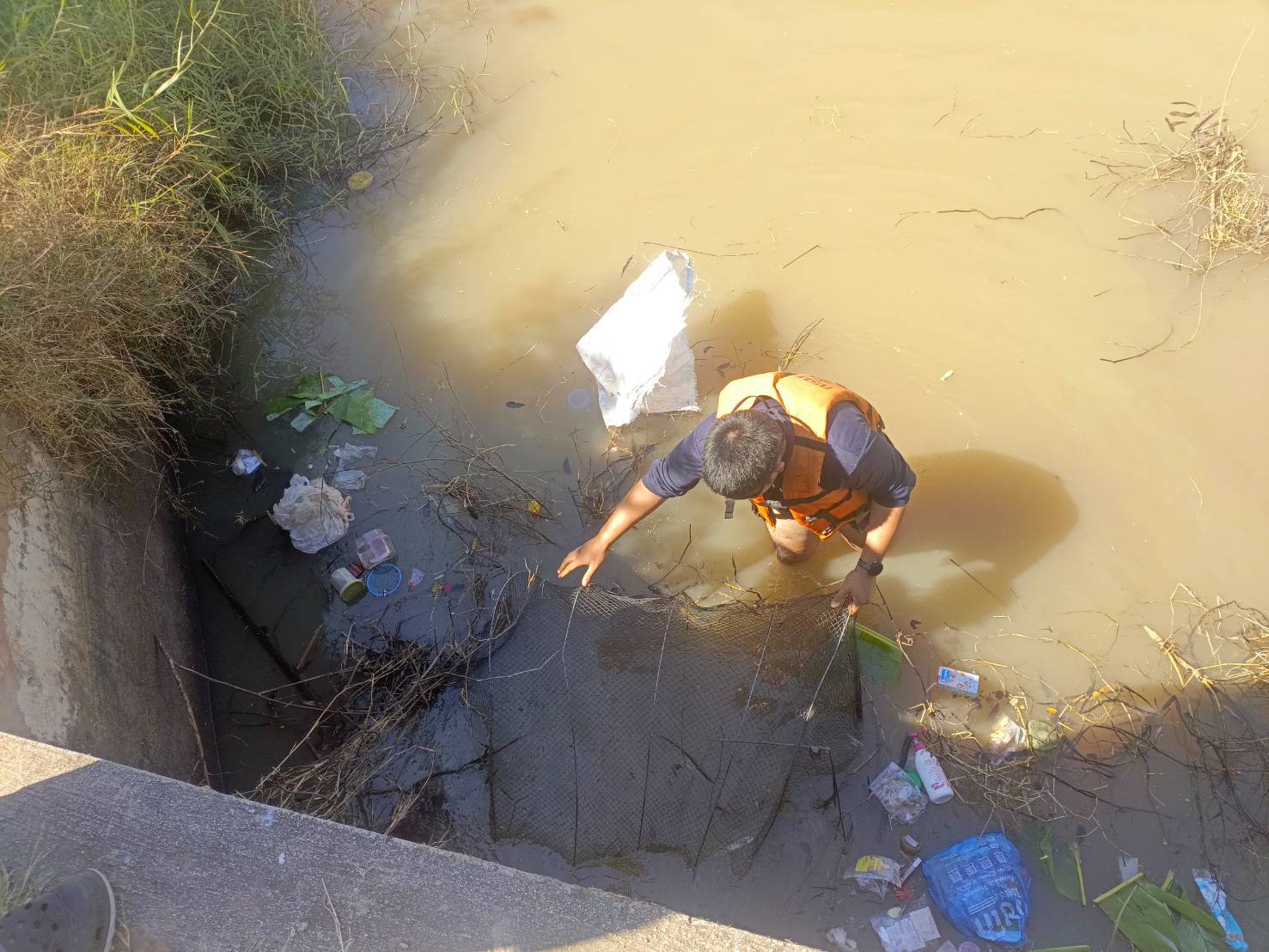 ศูนย์ป้องกันและปราบปรามประมงน้ำจืดนครราชสีมา ออกปฏิบัติงานควบคุมเฝ้าระวังการทำการประมงผิดกฎหมาย ในพื้นที่อำเภอบำเหน็จณรงค์ จังหวัดชัยภูมิ